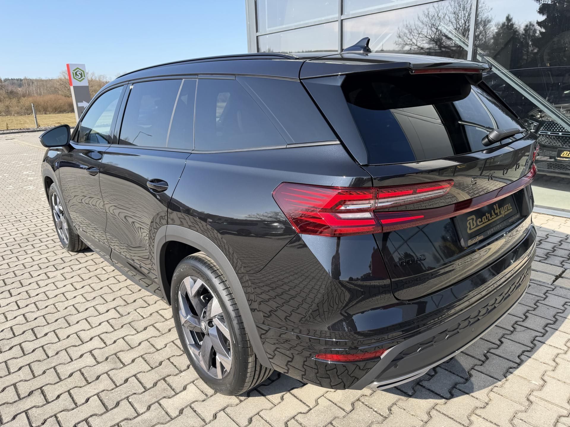 Škoda Kodiaq, 2.0TDI 142kW 4X4 SPORT R19 CZ! - fotka 6