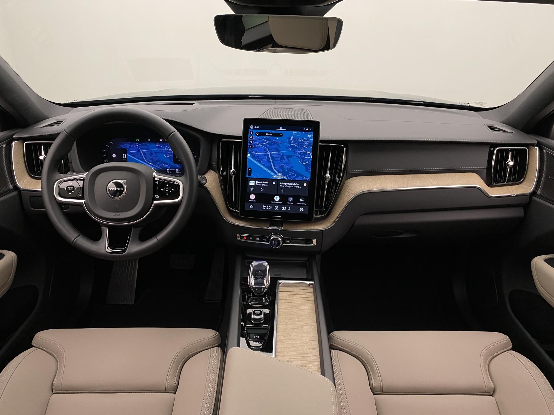 Volvo XC60, T8 AWD RECHARGE ULTRA DARK - fotka 2