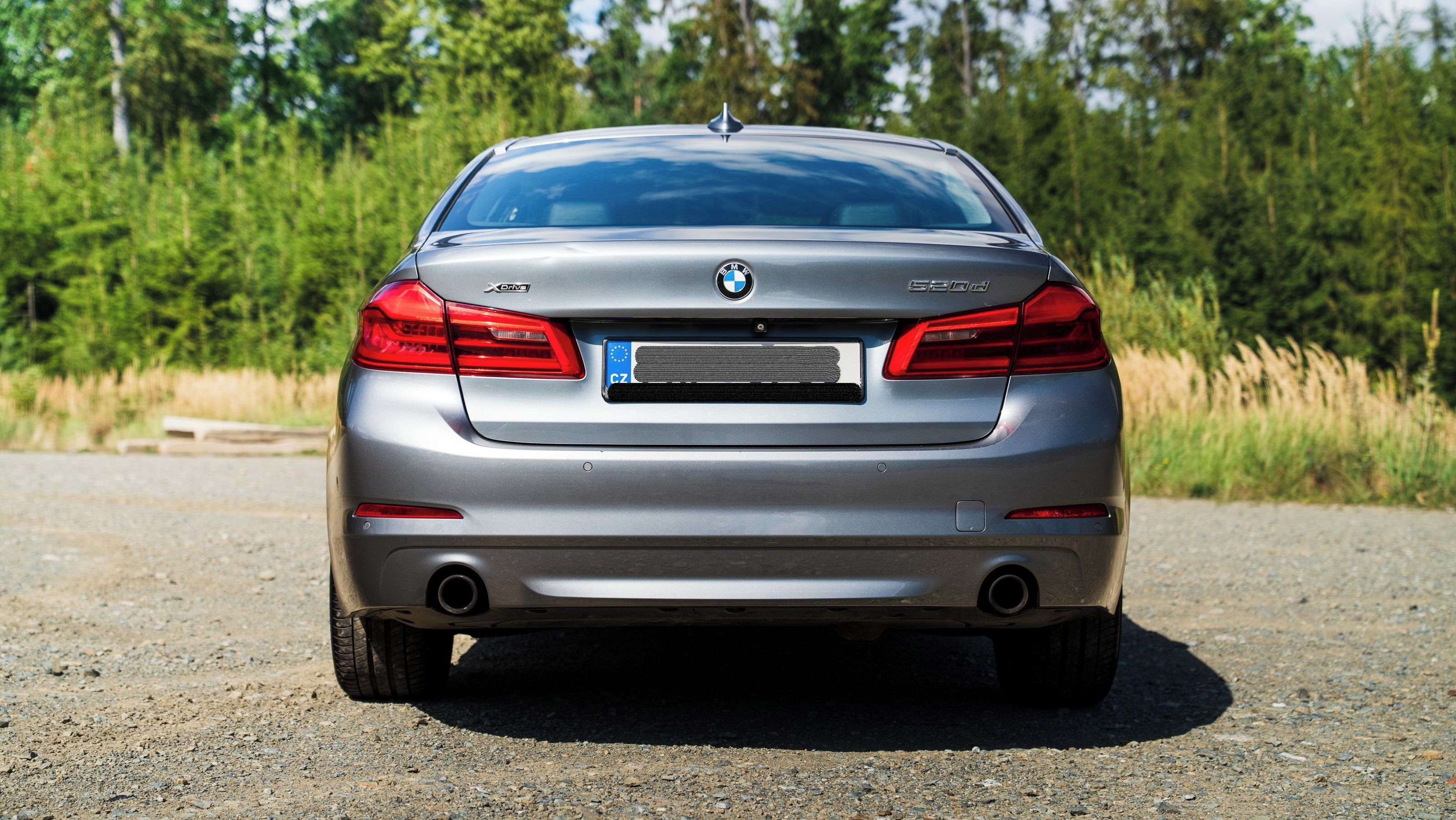 BMW Řada 5, XDRIVE - fotka 6