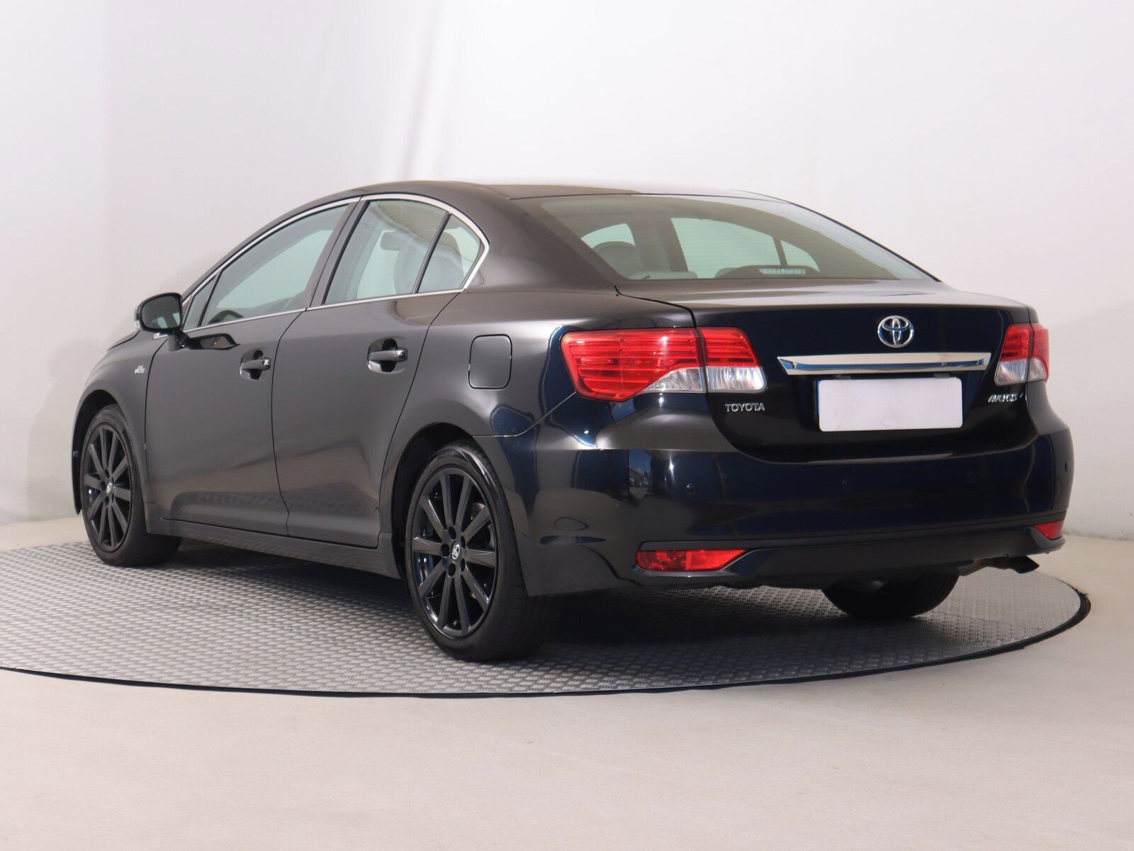 Toyota Avensis, 2.2 D-4D, Automat - fotka 4