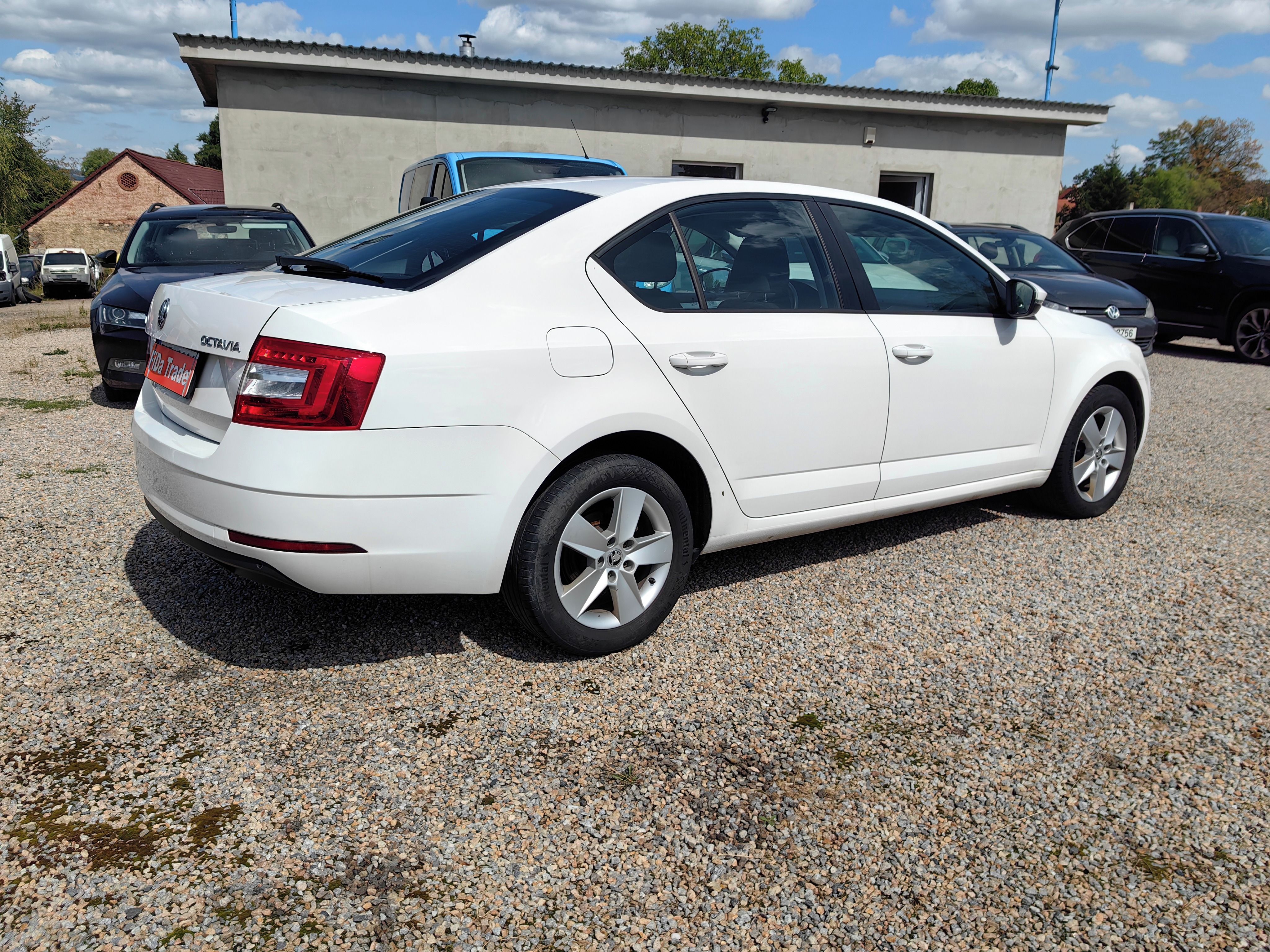 Škoda Octavia, 1.6TDi 85kW ČR původ, 1.maj - fotka 6