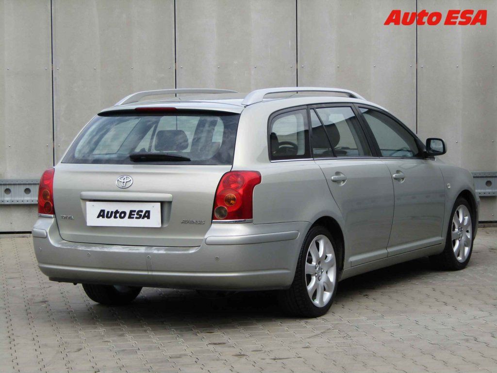 Toyota Avensis, 2.0 i - fotka 4