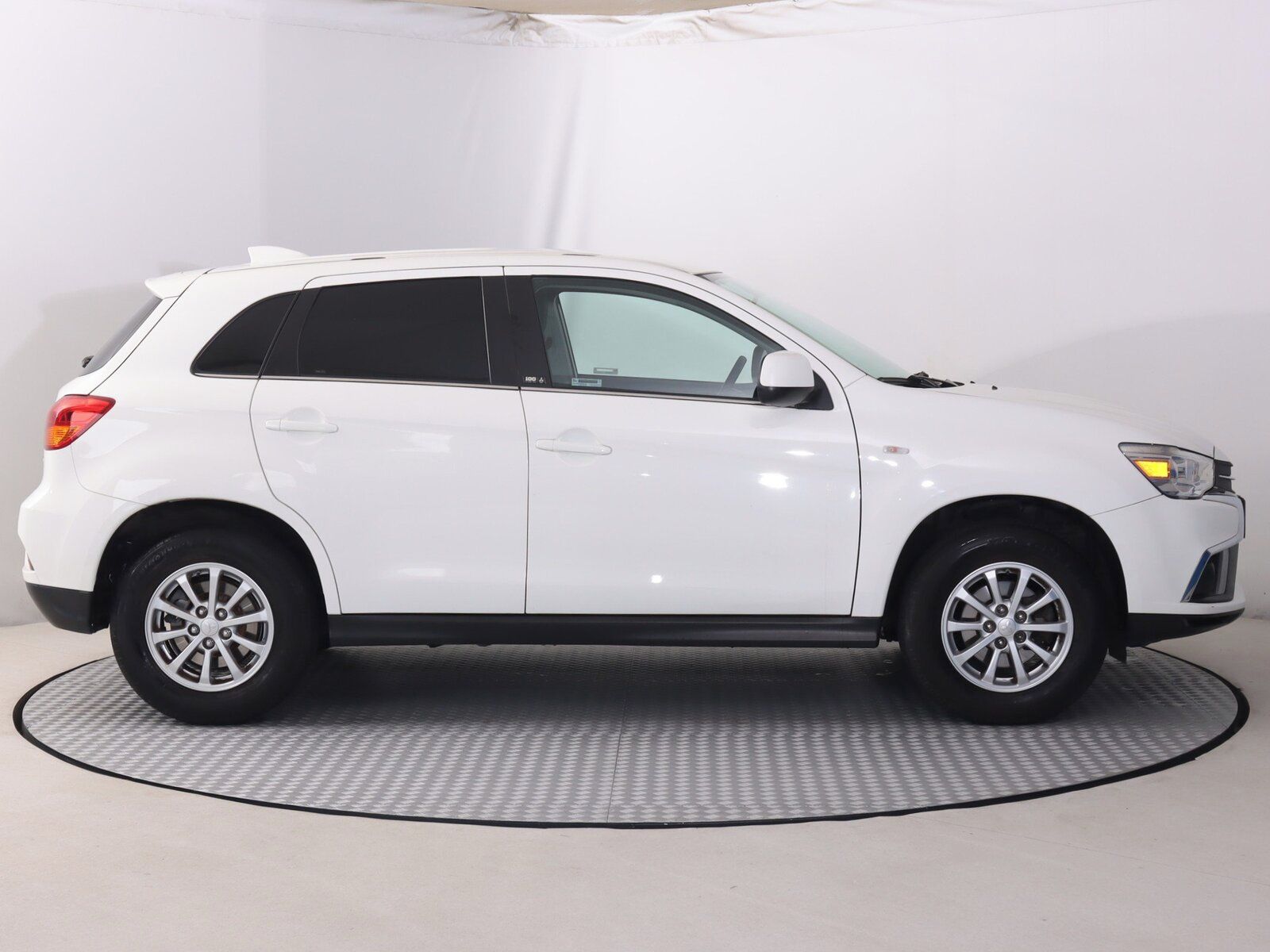 Mitsubishi ASX, 1.6 MIVEC, Elegance - fotka 6