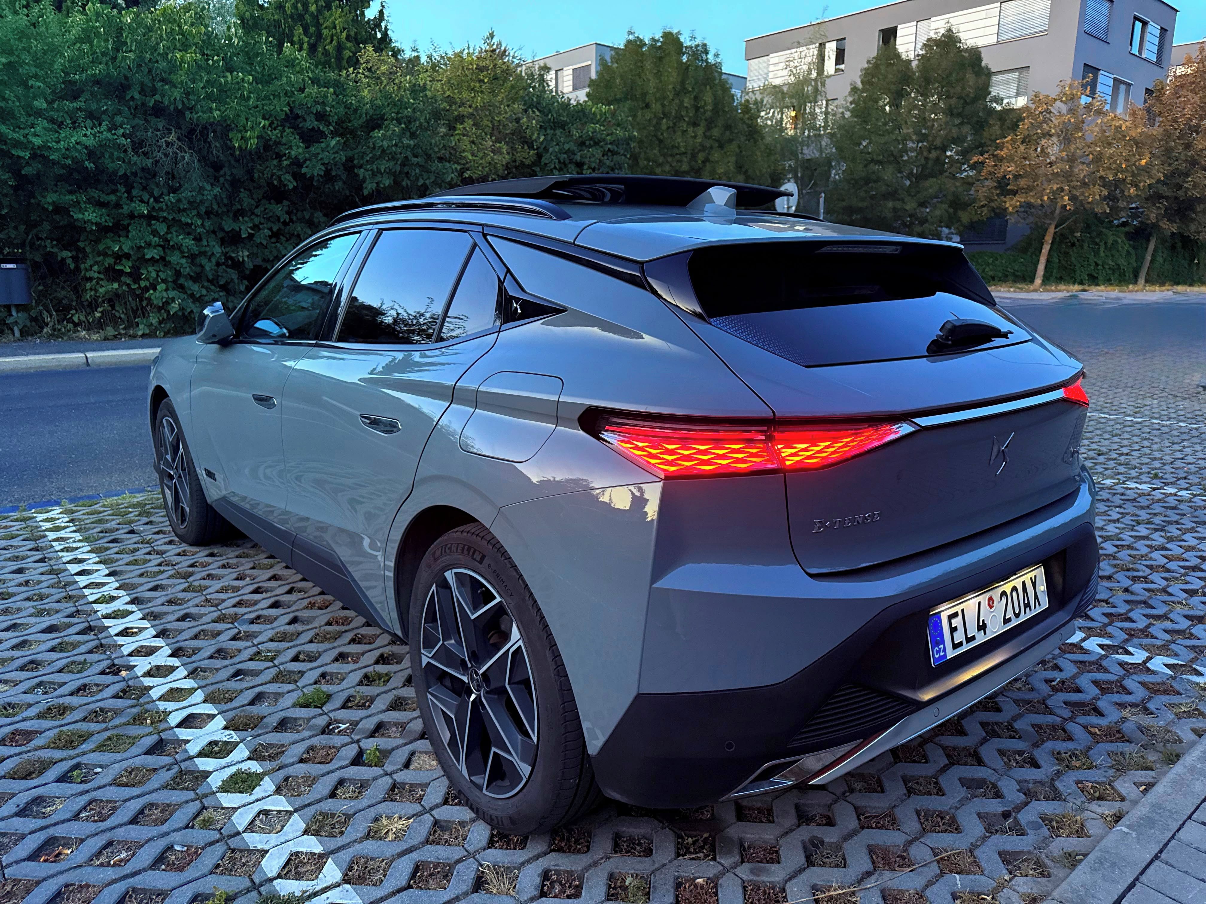 DS 4 Crossback, DS4 RIV. CROSS 1.6 E-TENSE 165 - fotka 5