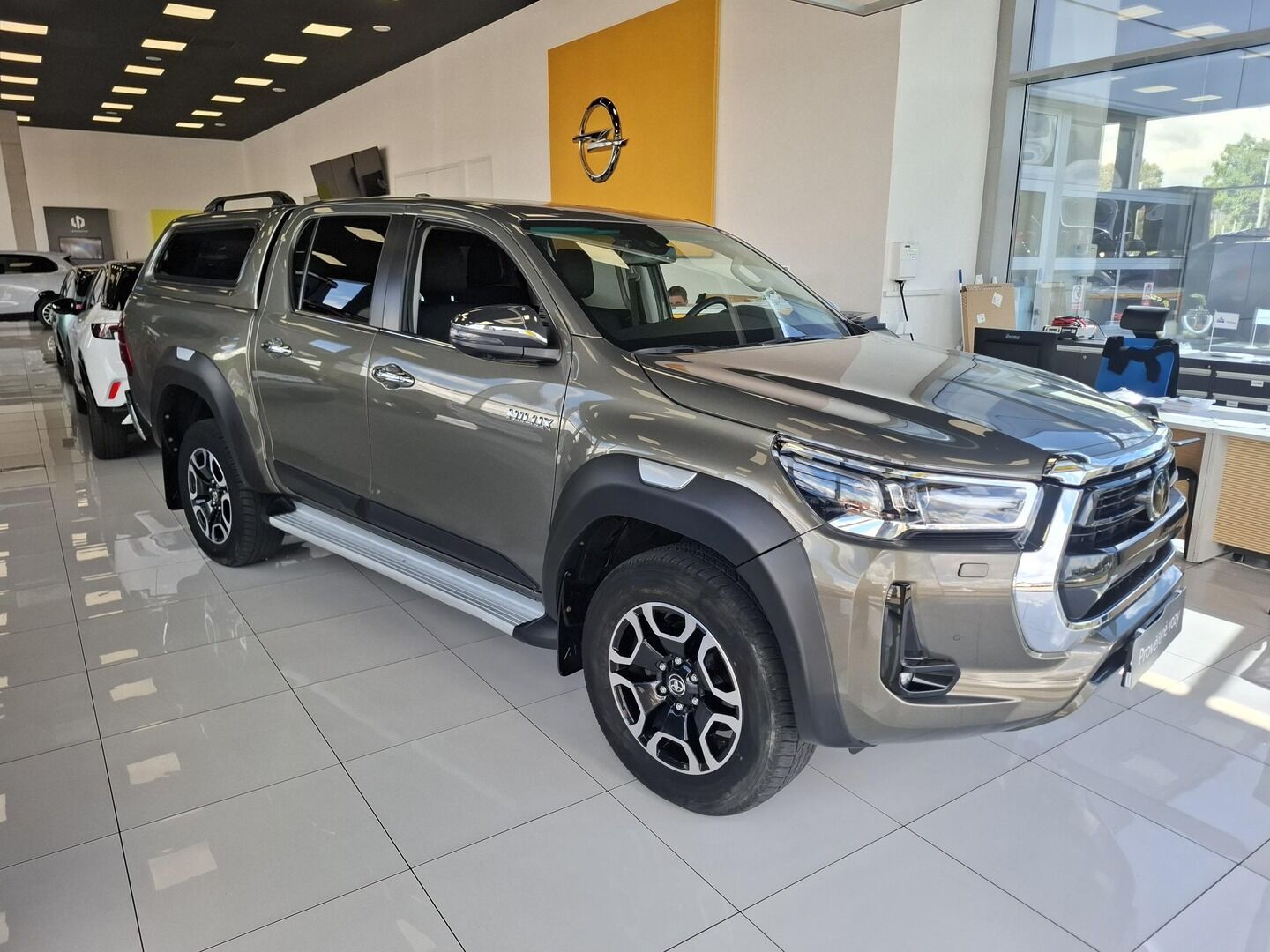 Toyota Hilux, 2.8D-4D 150KW EXecutive AT - fotka 2
