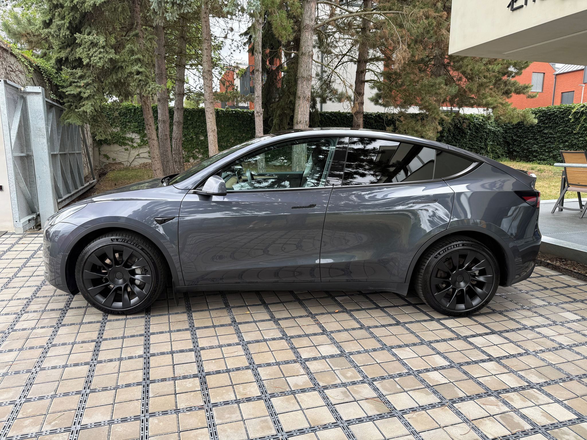 Tesla Model Y, Long Range AWD 20´ - fotka 3
