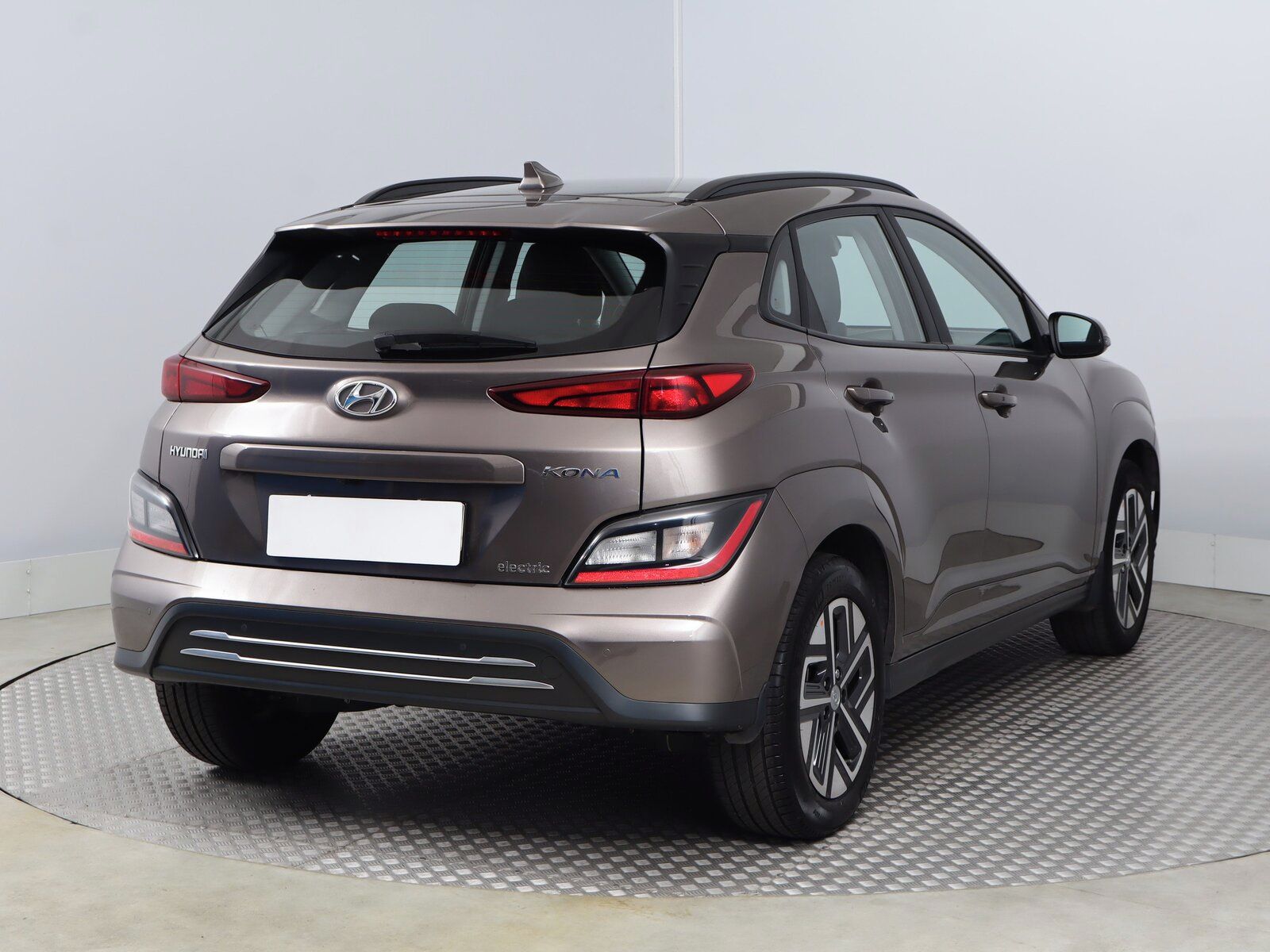 Hyundai Kona, Electric 39 kWh, SoH 92% - fotka 5