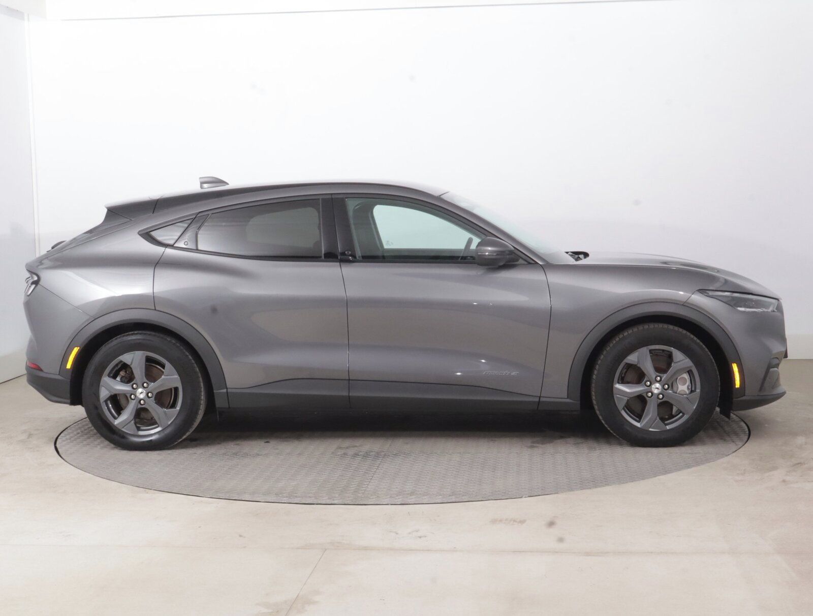 Ford Mustang Mach-E, Standard Range RWD, Automat - fotka 6