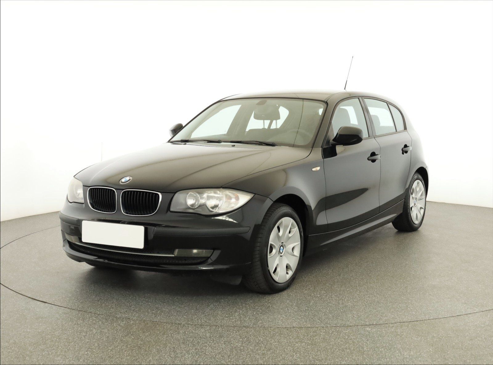 BMW Řada 1, 116d, Serv.kniha, Klima - fotka 2
