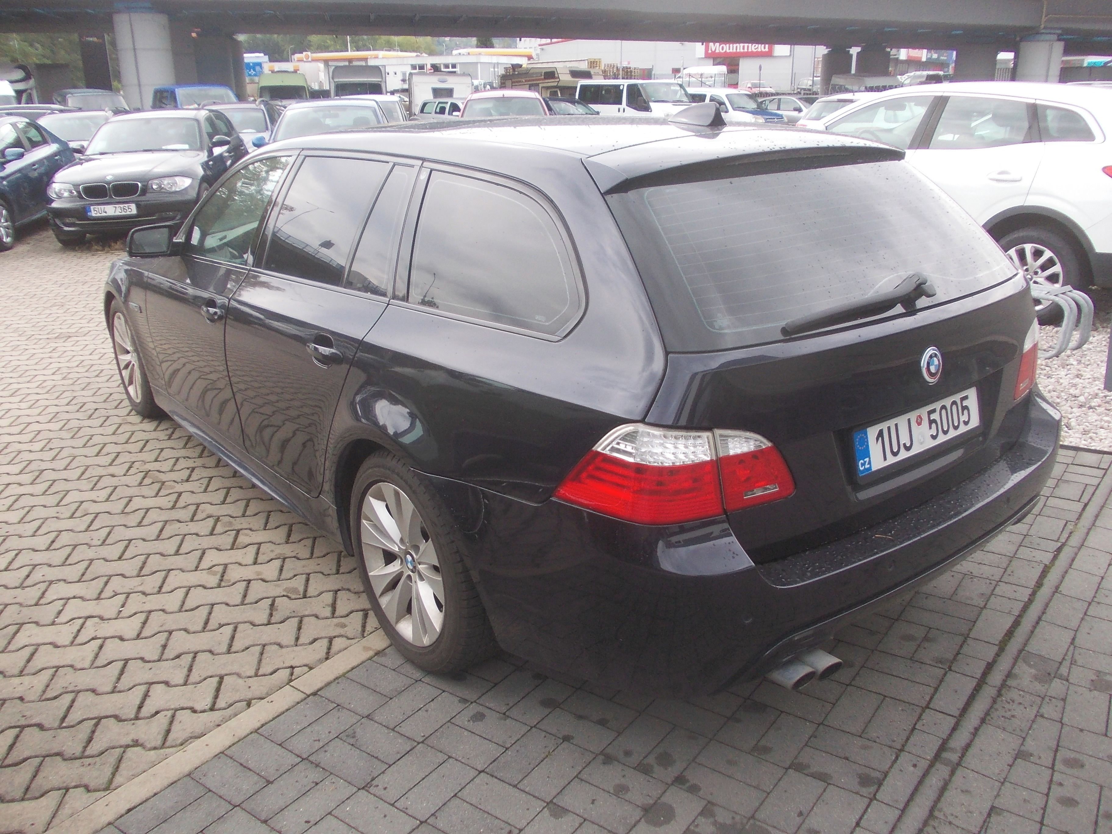 BMW Řada 5, 530D 173KW PANORAMA - fotka 4