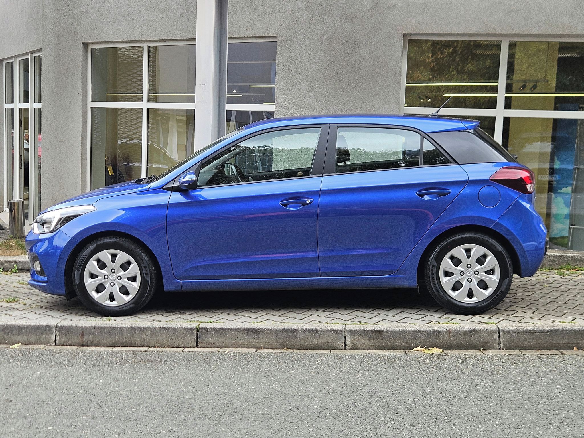 Hyundai i20, 1,2i 55kW, Family+Club, 1.maj. - fotka 2