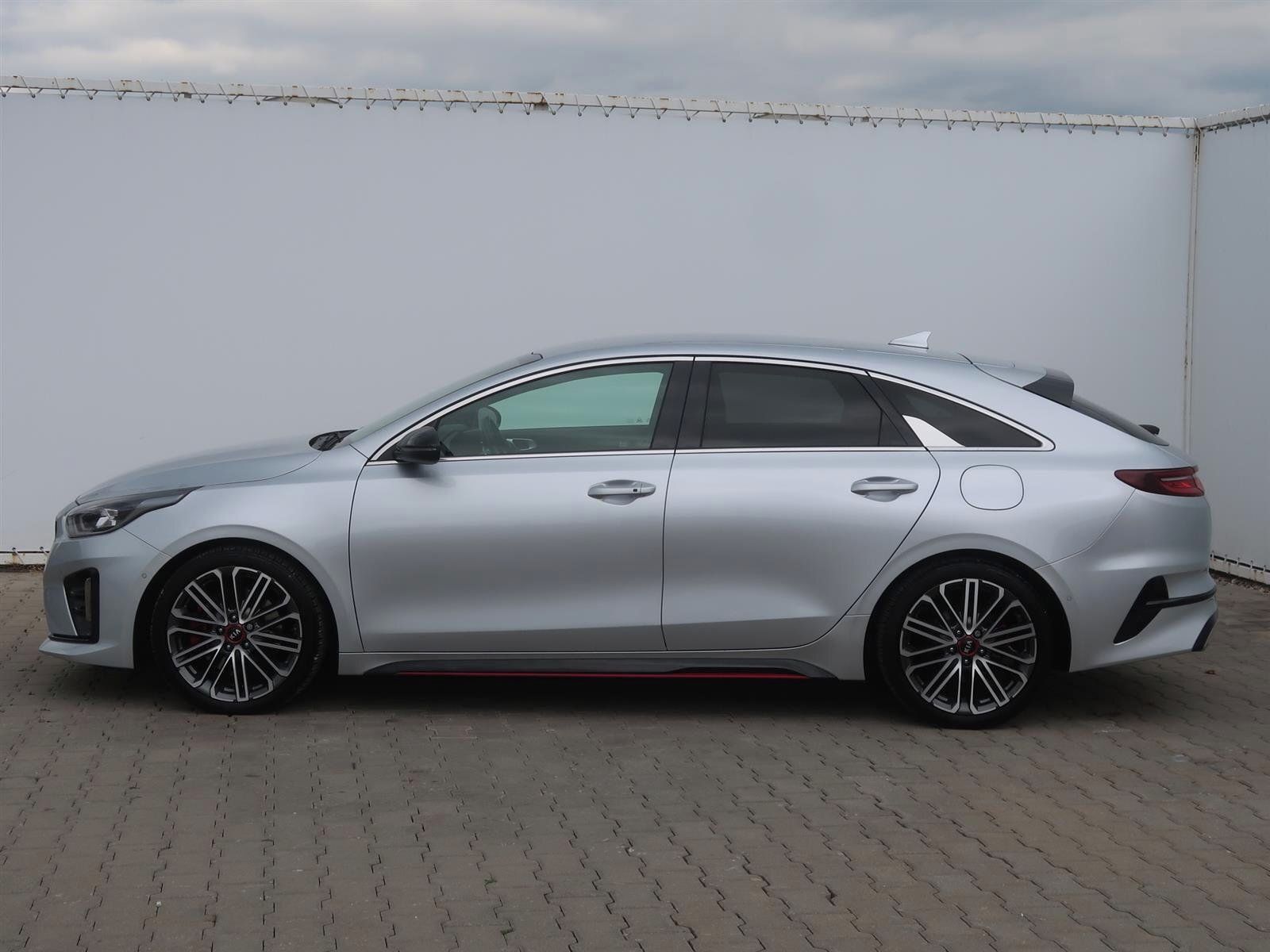 Kia ProCeed, GT 1.6 T-GDI, Automat - fotka 3