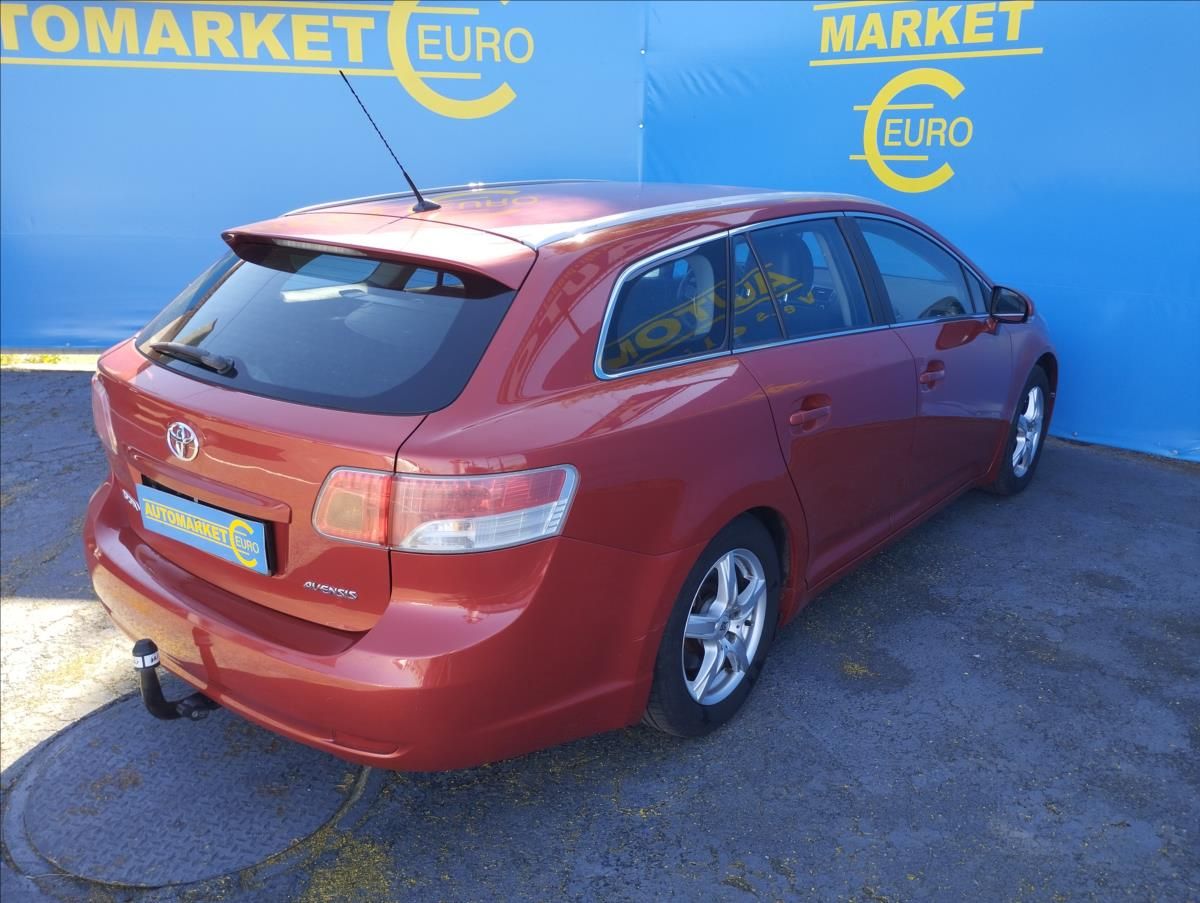 Toyota Avensis, 1,8 Valve Matic 108KW S.KNIHA - fotka 4