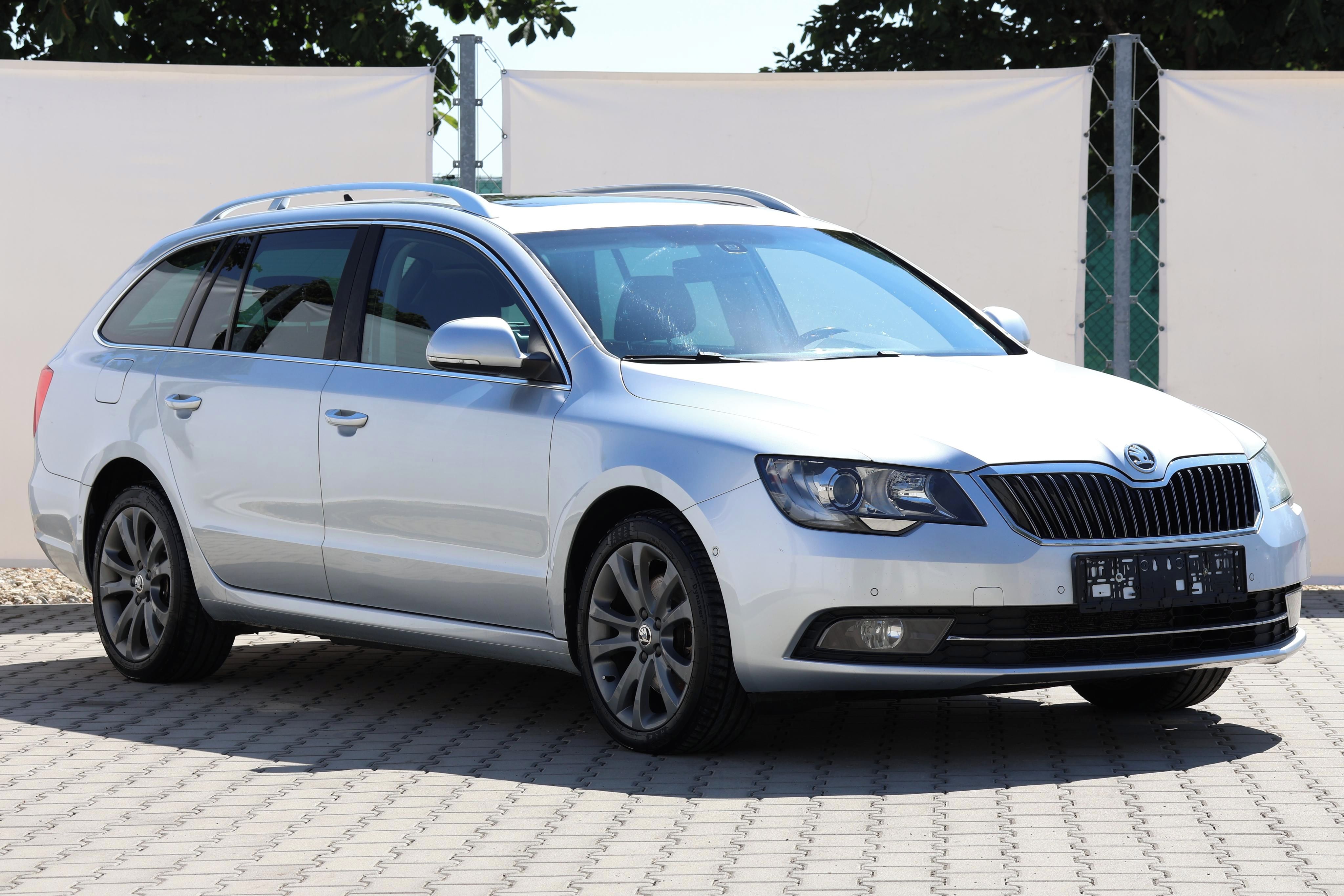 Škoda Superb, 2.0TDI*125kW*DSG*PANO*P.SERVIS - fotka 3