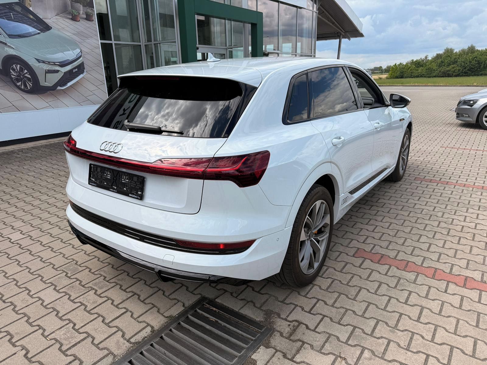 Audi e-tron, AUDI e-tron 55 S-LINE - fotka 4