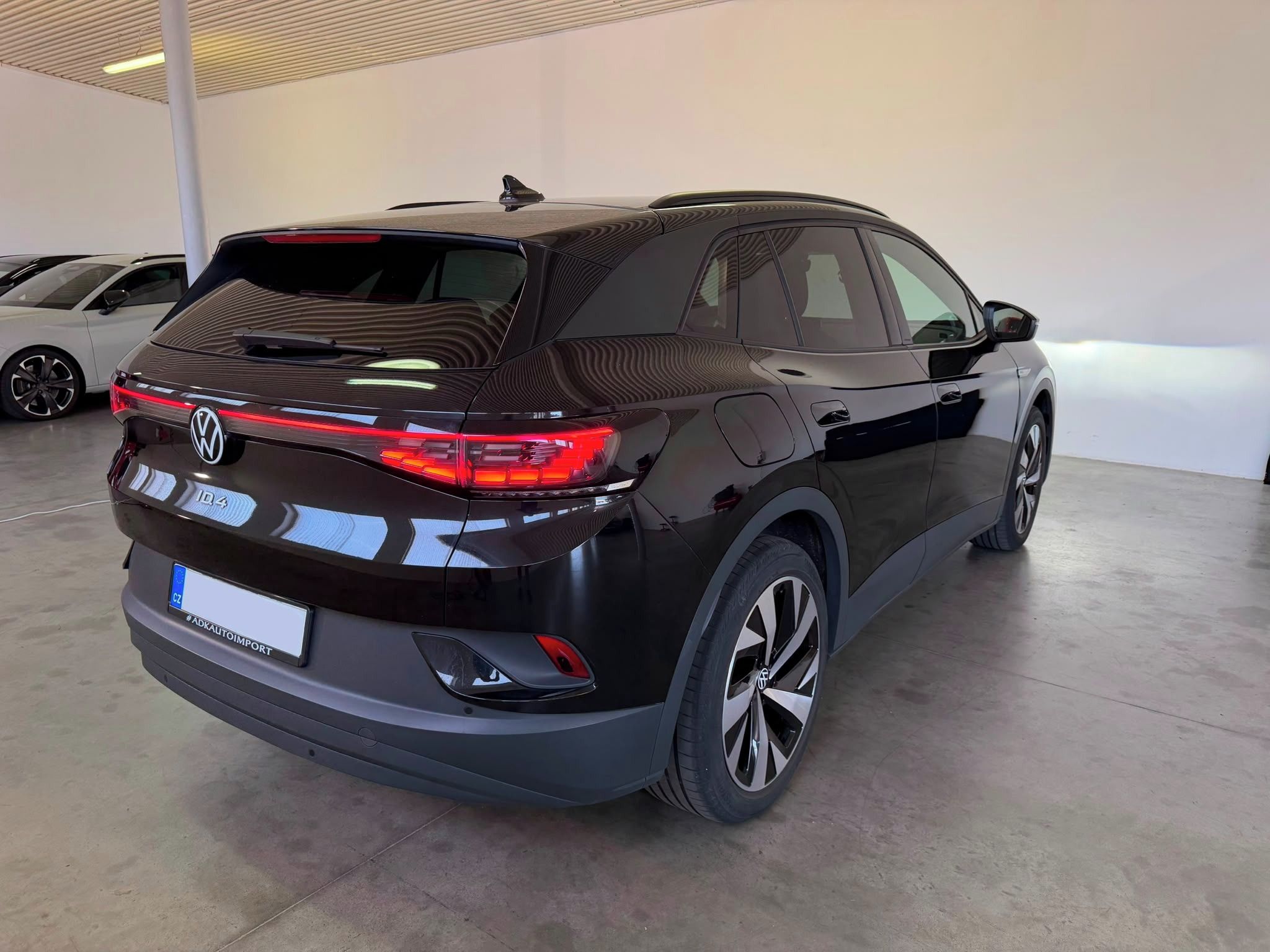 Volkswagen ID.4, 82KWH, 150 kw, SoH 94.4% - fotka 4