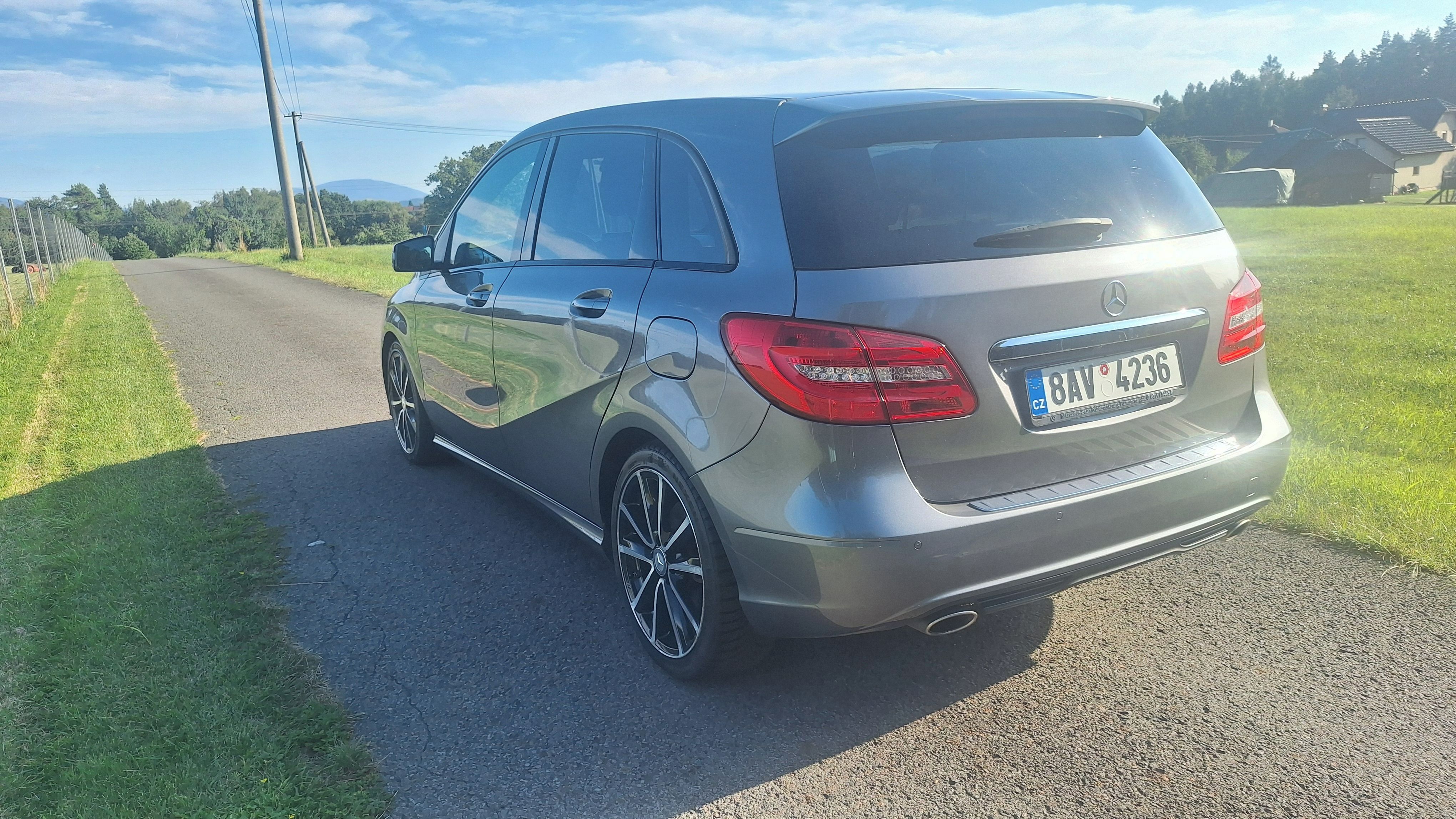 Mercedes-Benz Třídy B, B180CDI Blue EFFICIENCY Sports - fotka 2
