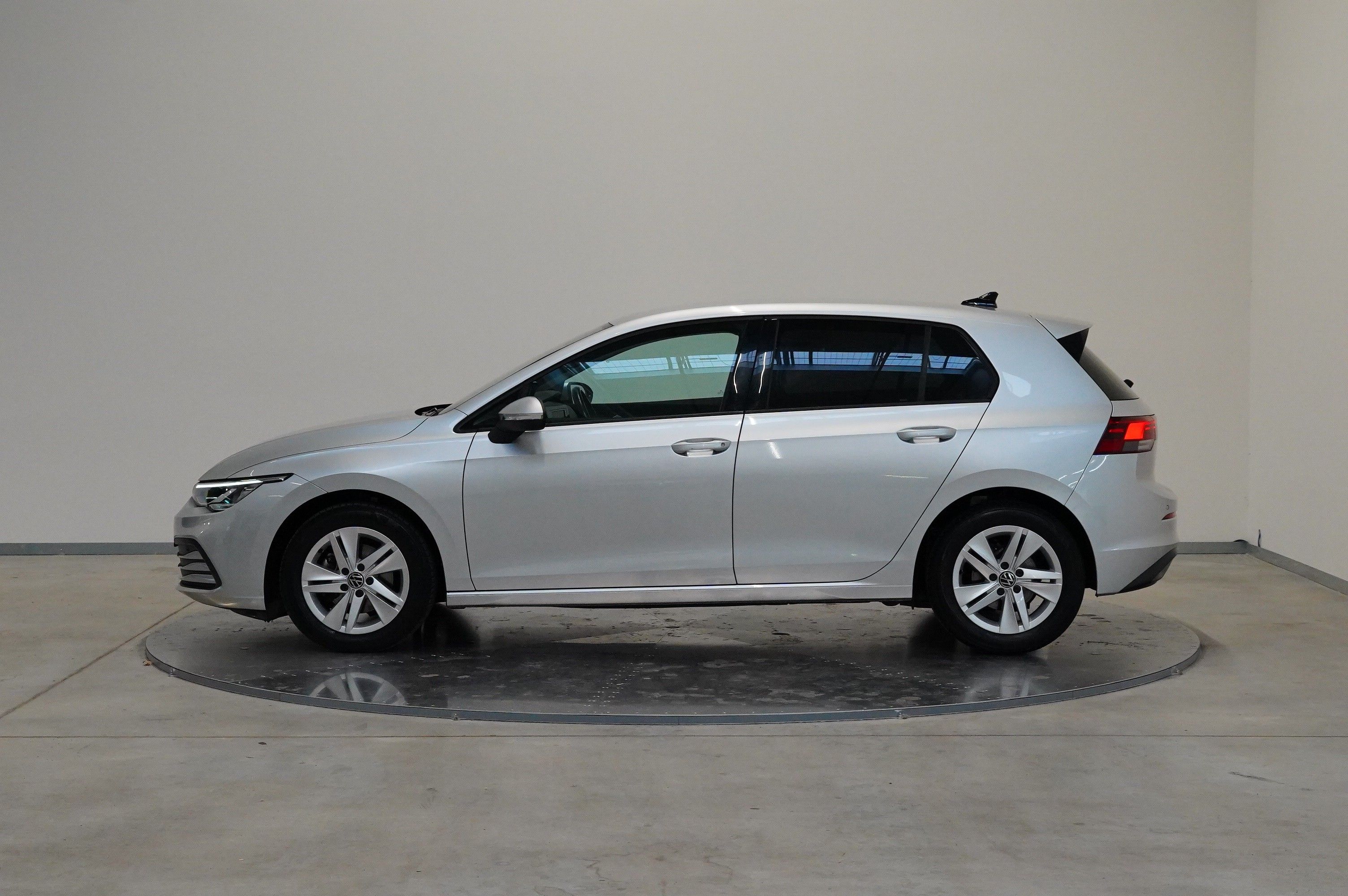 Volkswagen Golf, 1.0 TSI 81 kW DSG Life - fotka 3