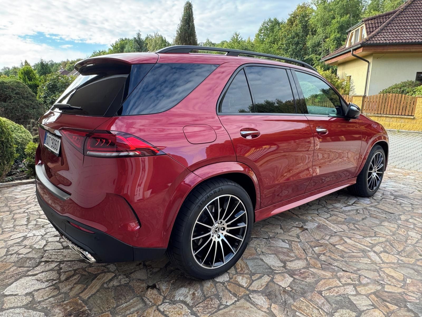 Mercedes-Benz GLE, 400d AMG 4MATIC *DPH* - fotka 2
