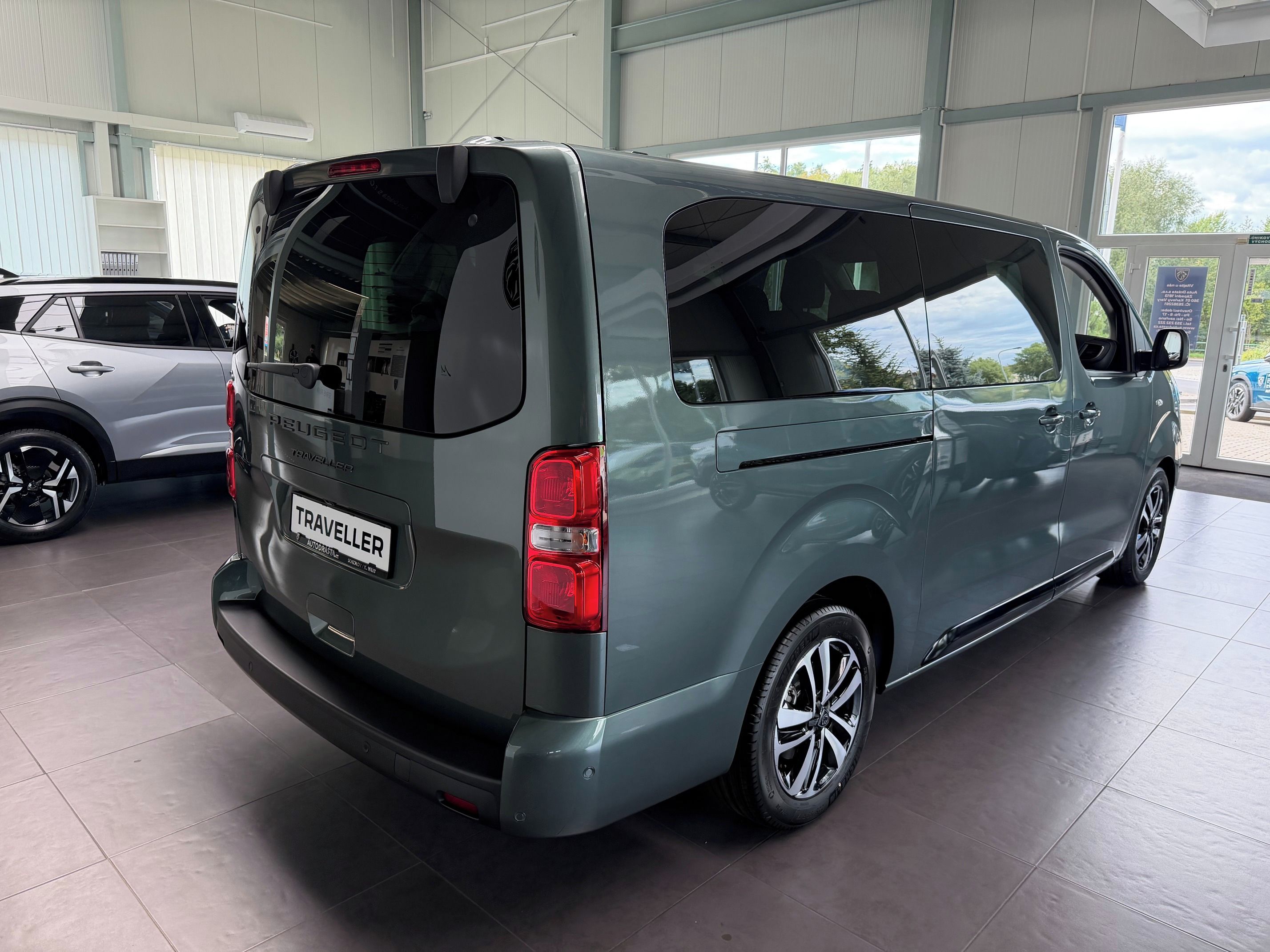 Peugeot Traveller, Active L3 2.2 BHDi 150k MAN6 - fotka 4