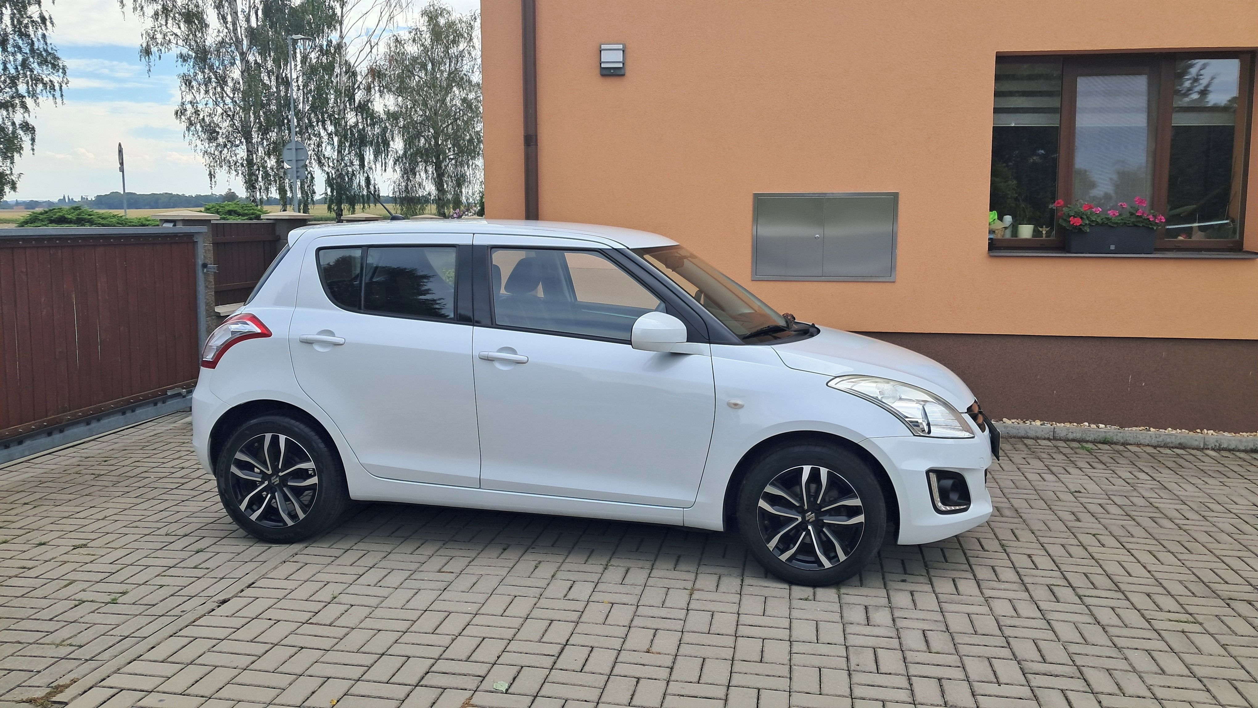 Suzuki Swift, 1,2i GL  Kůže/ Alcan  1.MAJ ČR - fotka 3