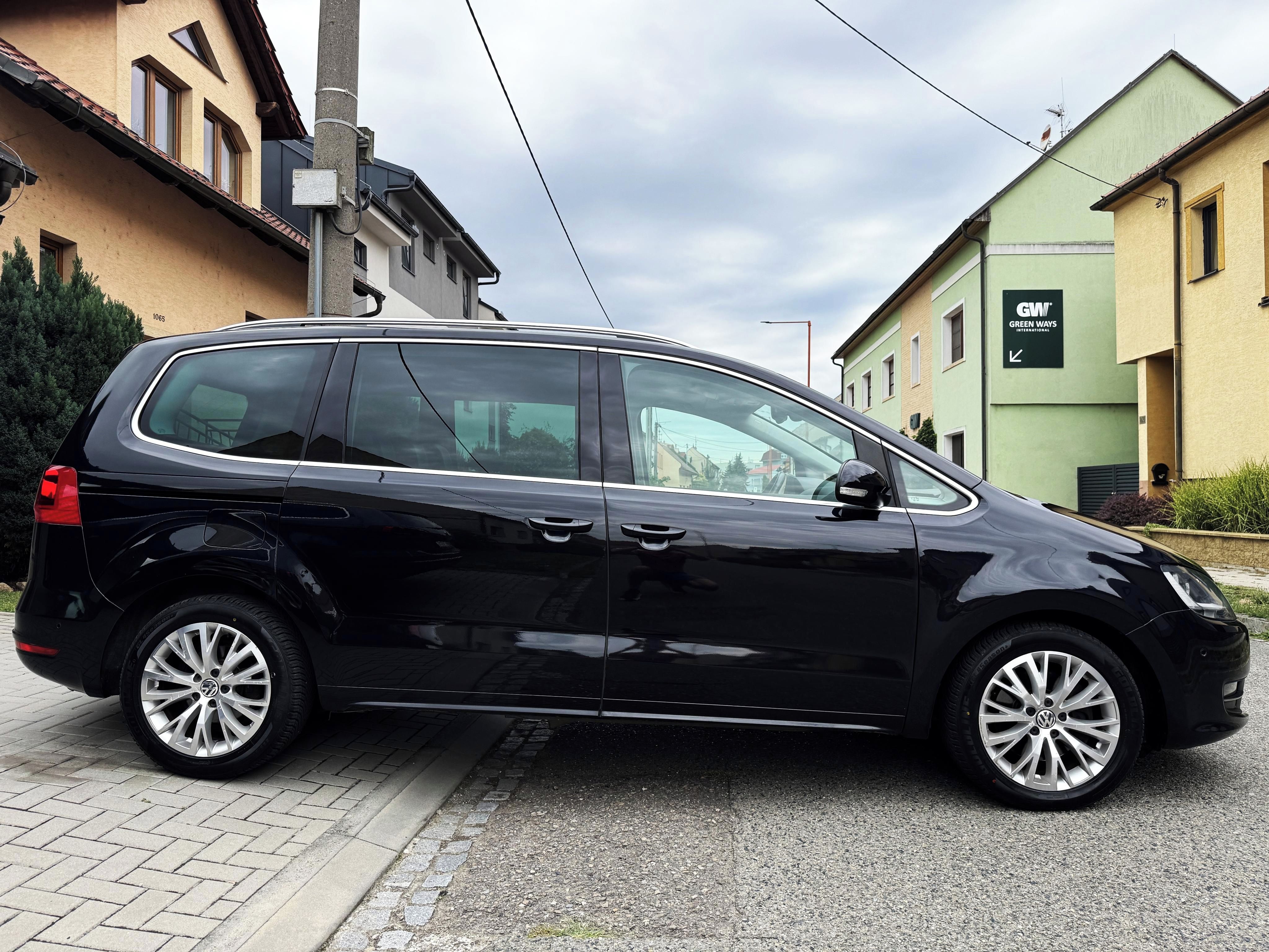 Volkswagen Sharan, 2.0TDI PANORAMA,TAŽNÉ,KAMERA, - fotka 3