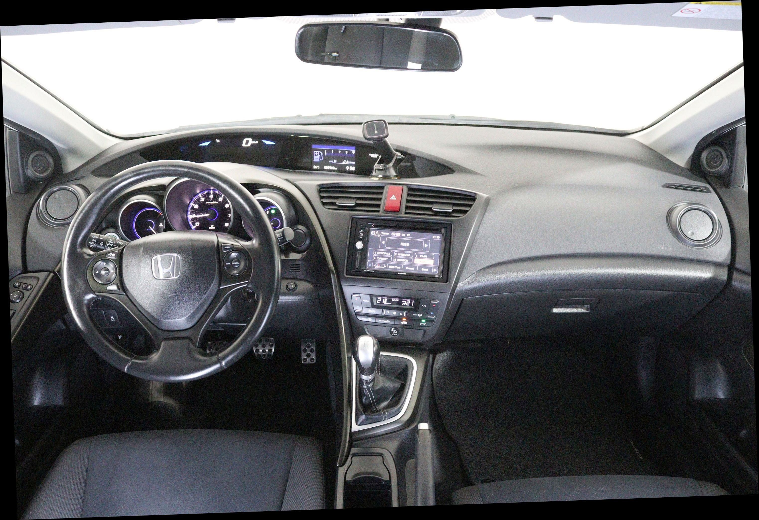 Honda Civic, 1,8 i-VTEC SPORT 104 kW - fotka 5