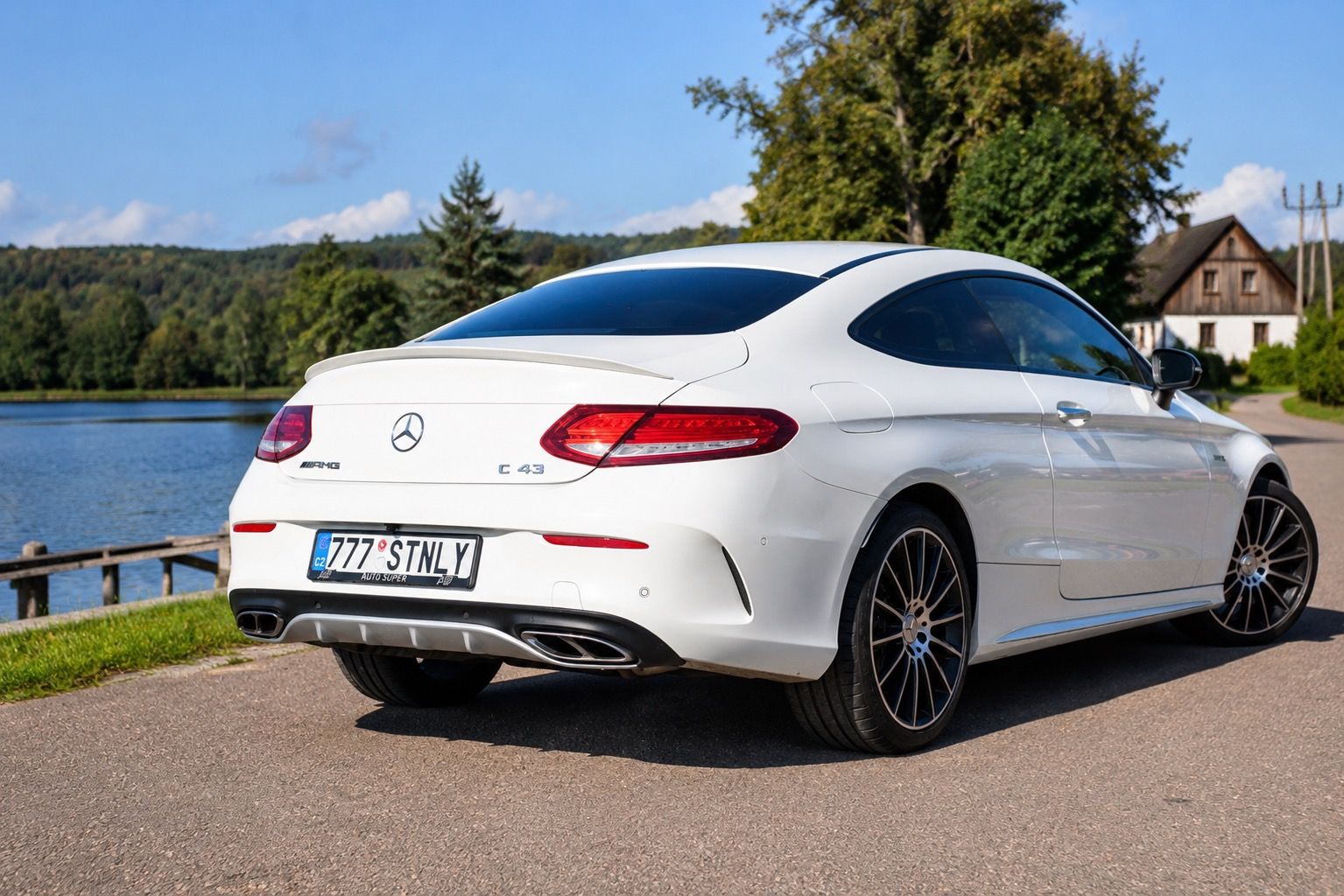 Mercedes-Benz Třídy C, C43 AMG Coupé - fotka 3