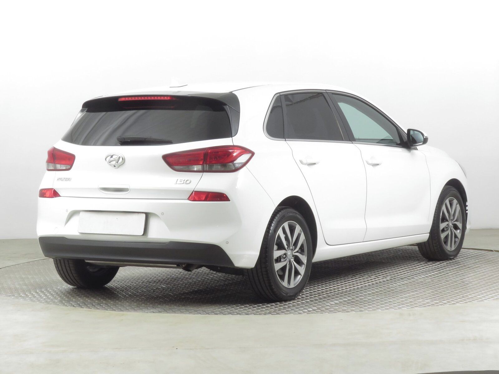 Hyundai i30, 1.4 T-GDI, Family, Automat - fotka 5