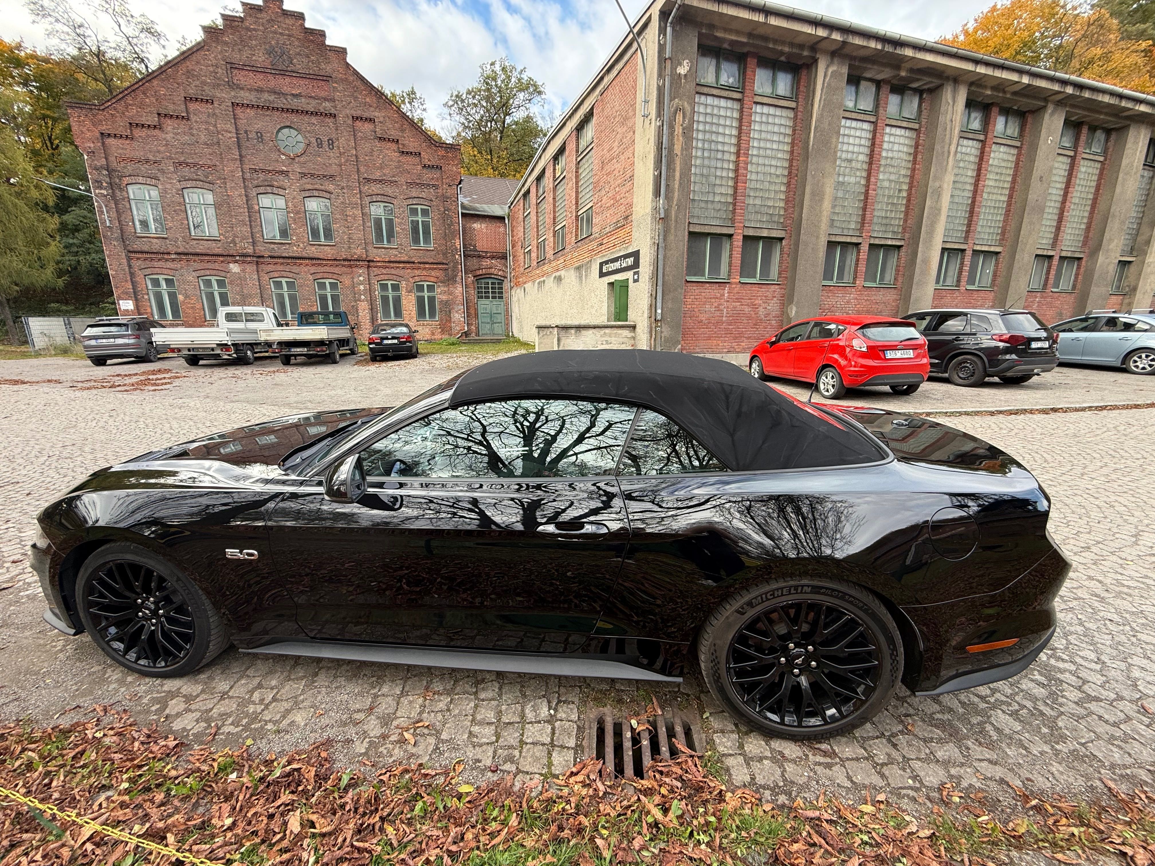Ford Mustang, GT 5.0 Convertible | Manuál - fotka 4