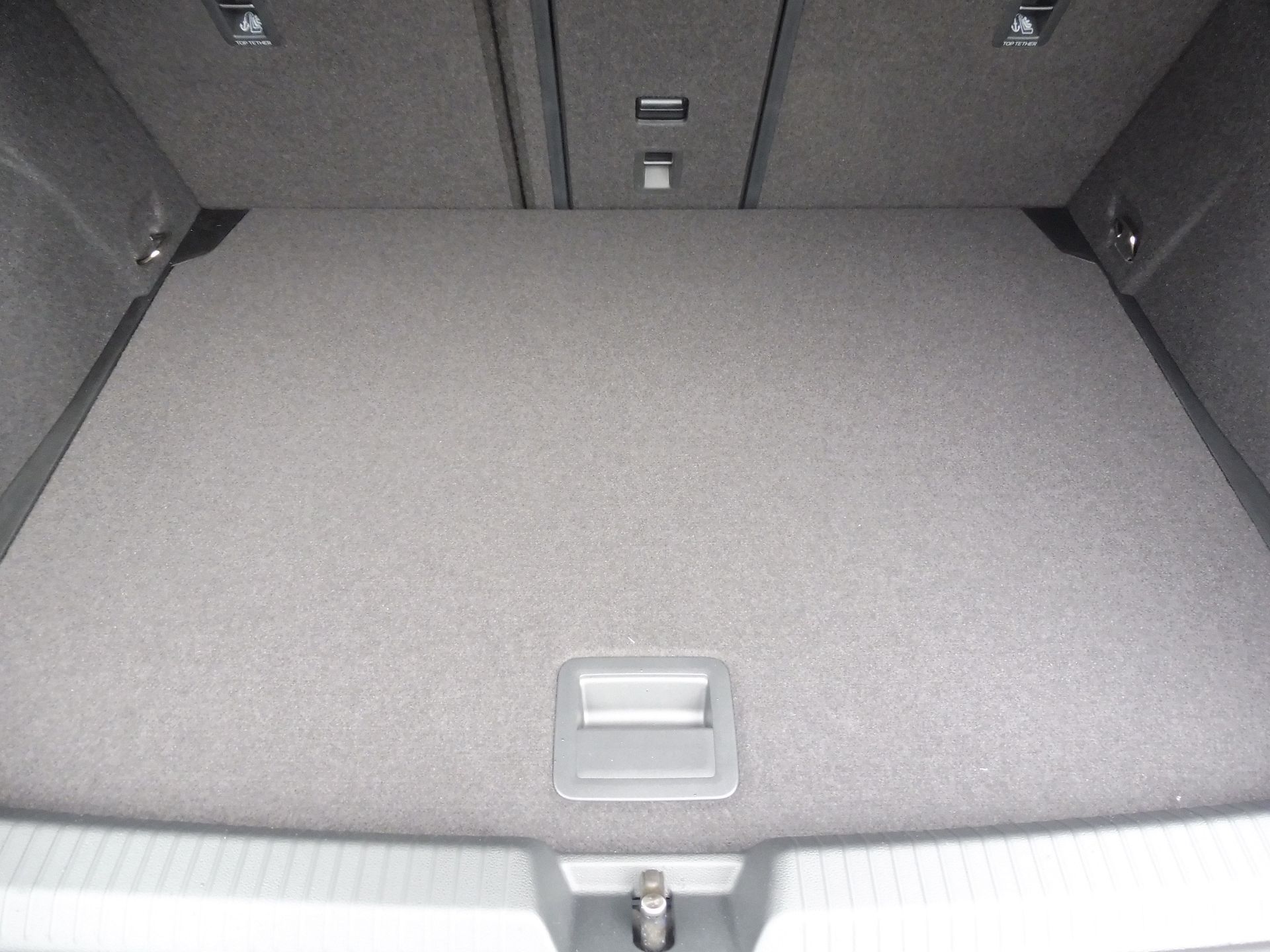 Volkswagen Golf, R 2,0TSI 245 kW DSG - fotka 6