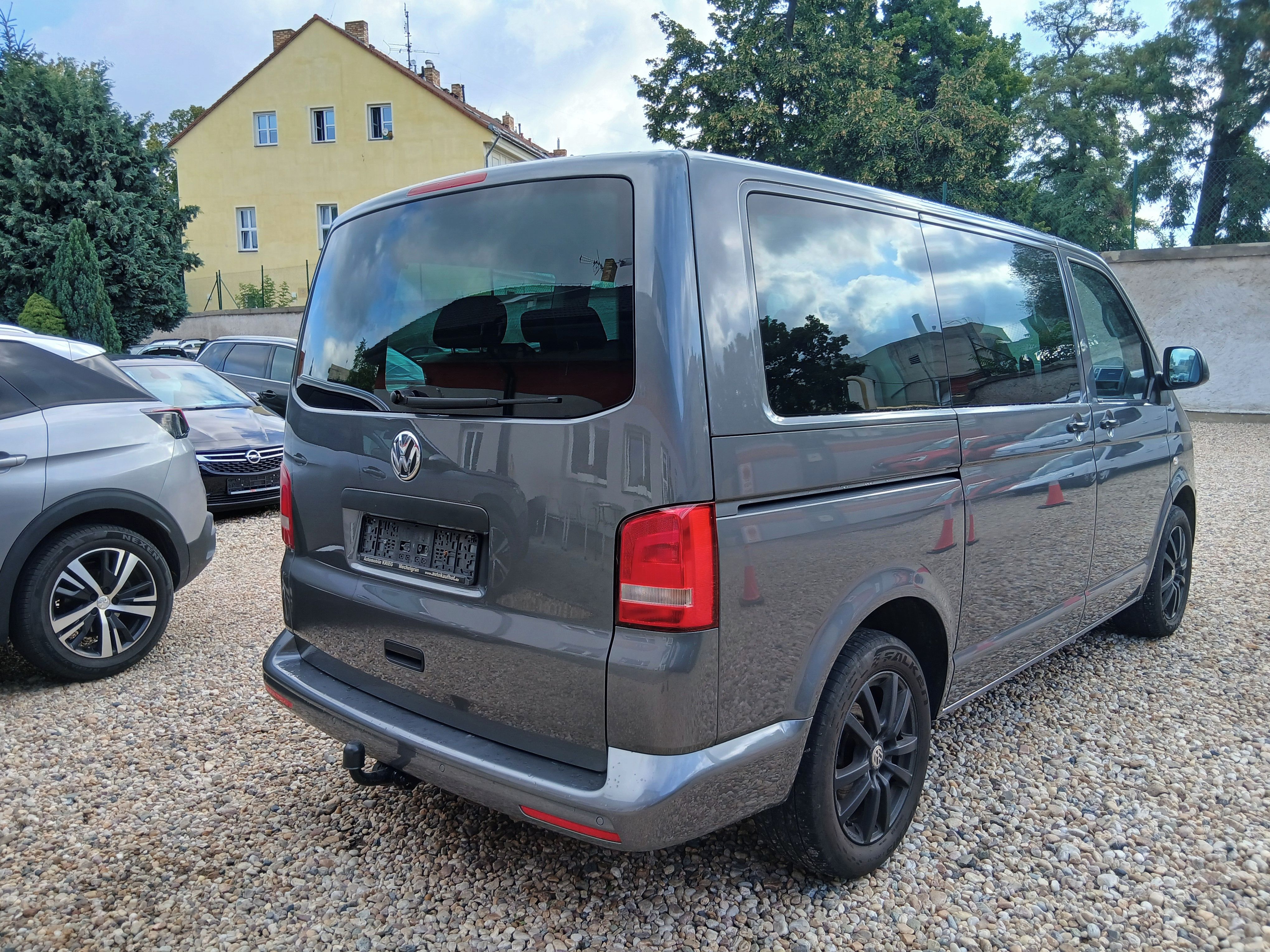 Volkswagen Multivan, 2.0 TDi 103KW S.Kniha, Tažné - fotka 5