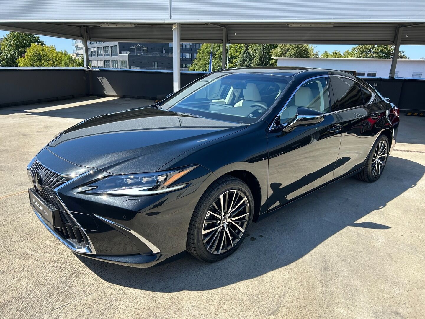Lexus ES, 300h 2.5 HEV PRESTIGE TOP - fotka 2