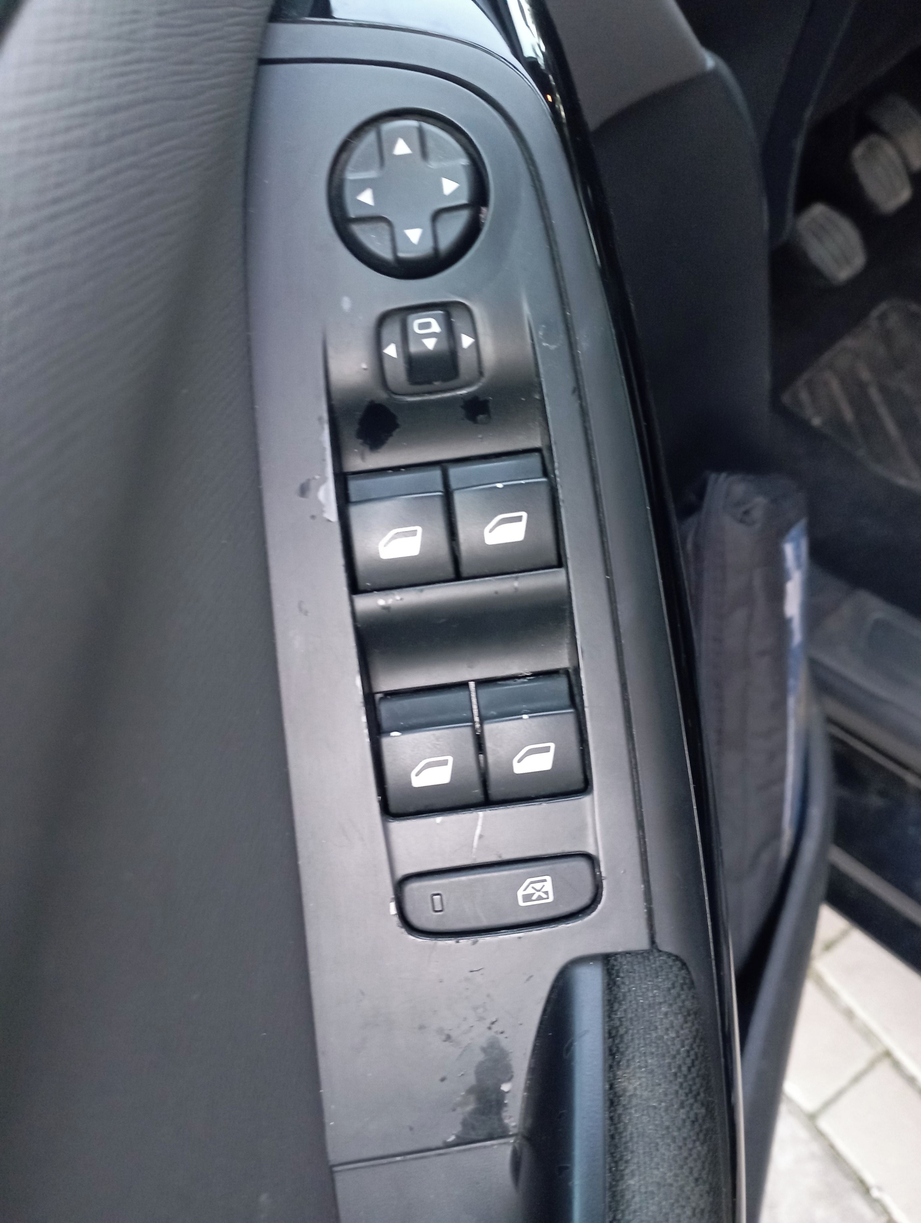 Citroën C4 Picasso, 1,6HDi, 88kW - fotka 5