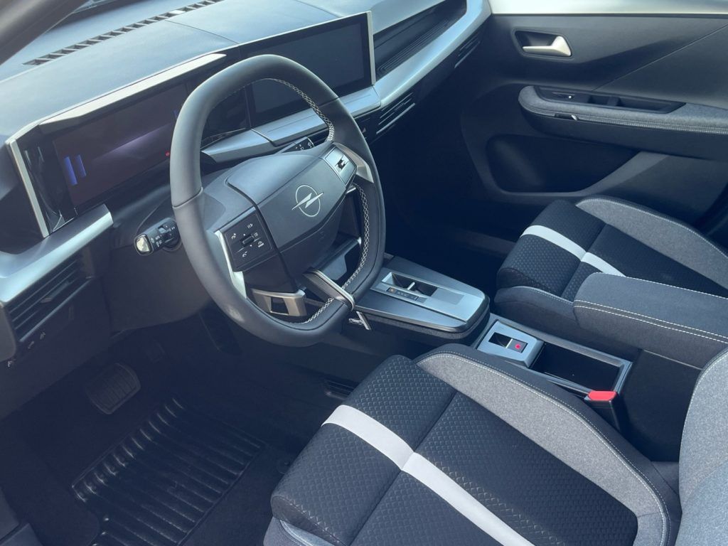 Opel Frontera, GS Hybrid 1.2T (81kW/110k)) - fotka 6