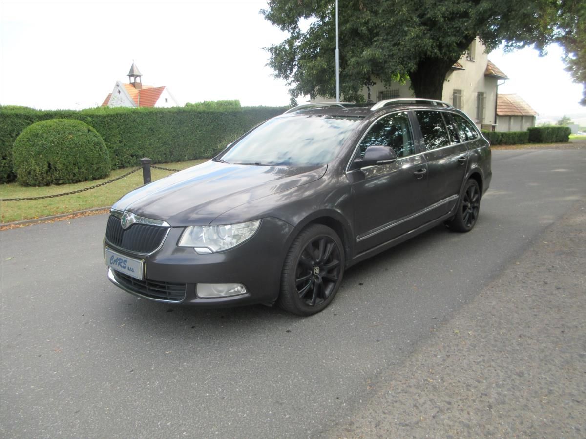 Škoda Superb, 2,0 TDi Závada Přev. Panorama - fotka 2