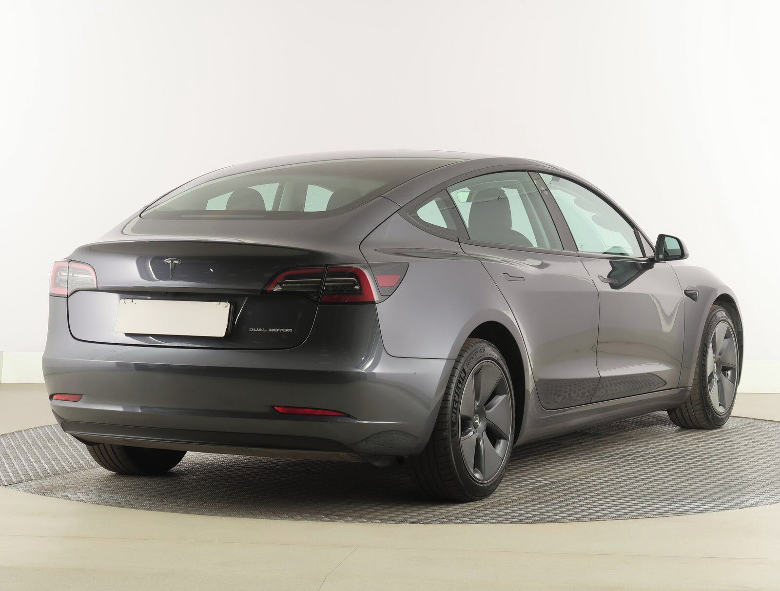 Tesla Model 3, Long Range 4WD 79kWh, SoH 97% - fotka 5