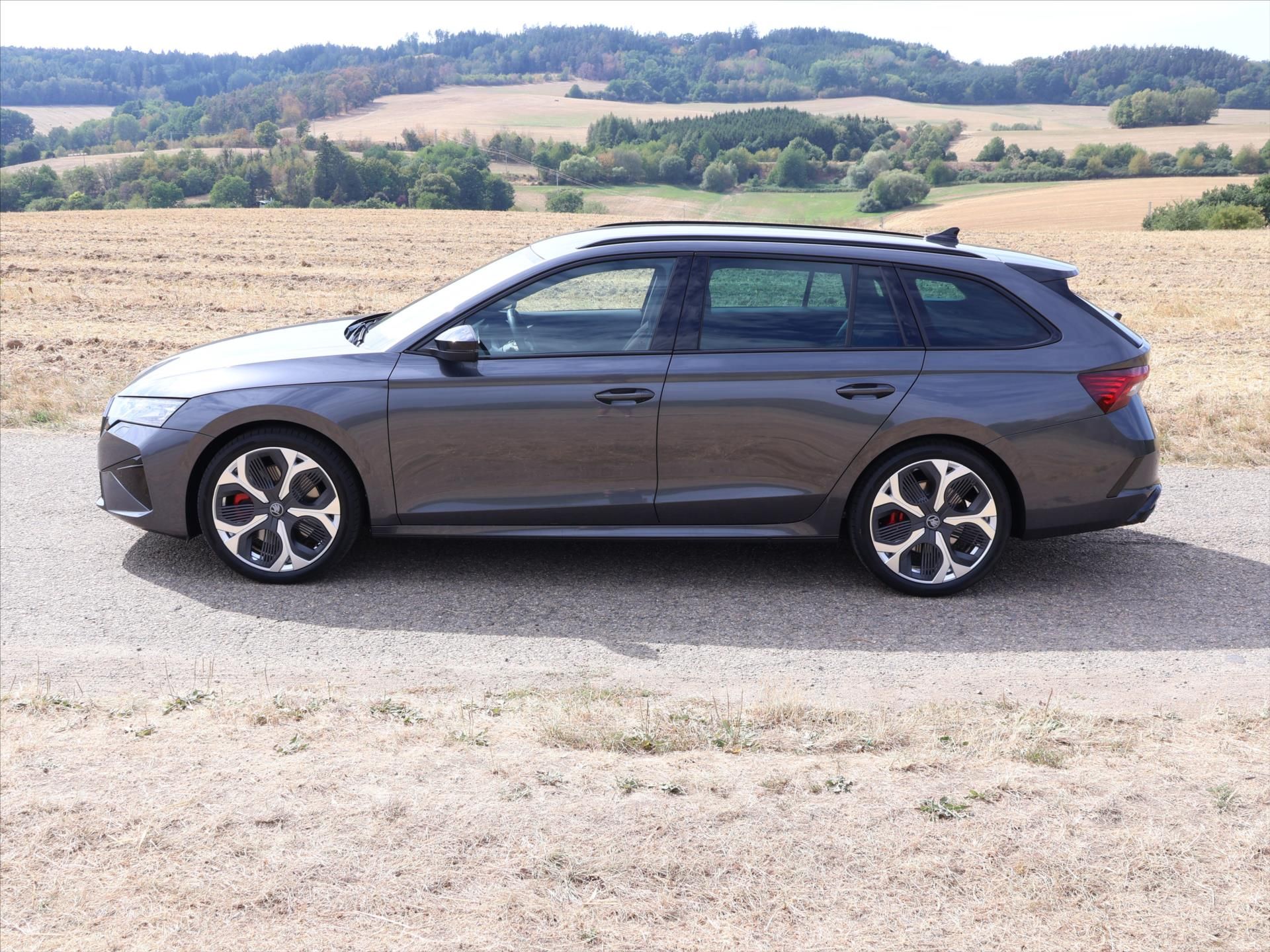Škoda Octavia, 2,0 TSI DSG RS DPH 1.maj CZ - fotka 4