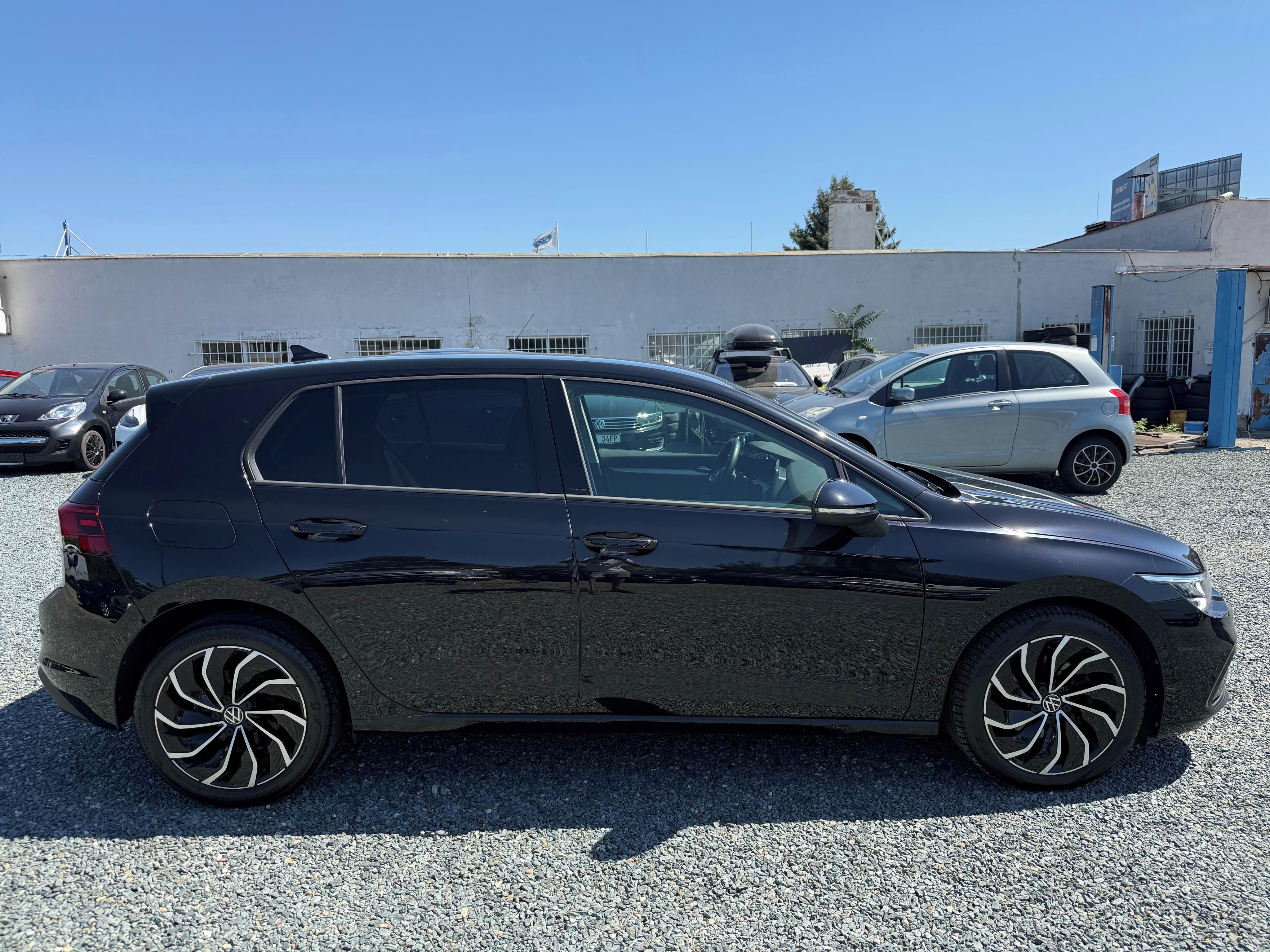 Volkswagen Golf, 2.0 TDi 85Kw Highline - fotka 6