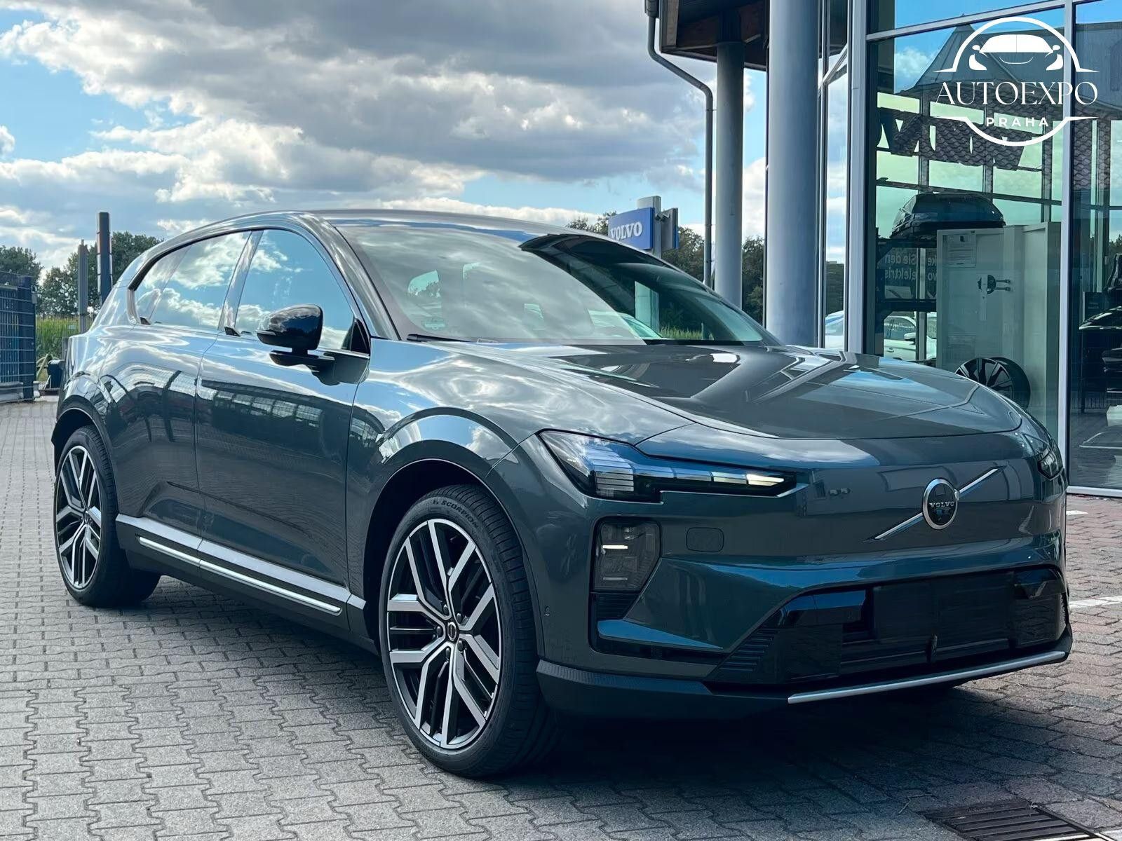 Volvo EX60, P10 AWD Ultra* - fotka 2
