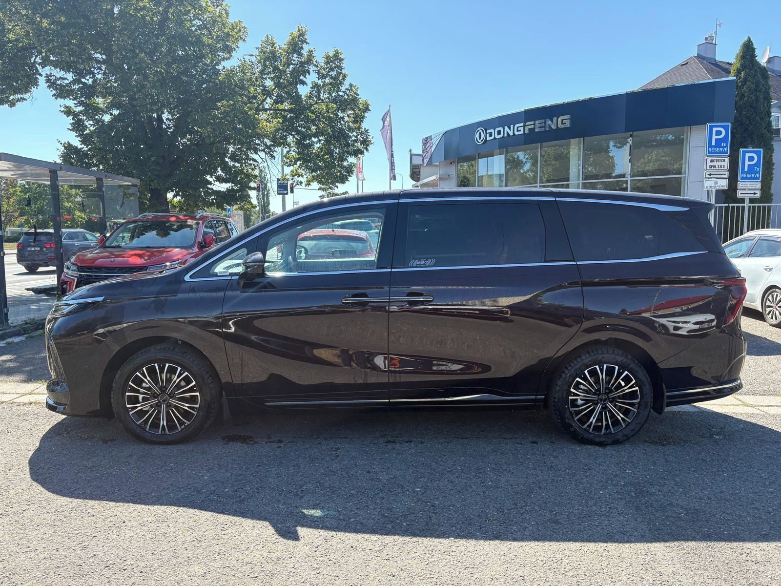 Dongfeng U-Tour, V9 HEV Marble Black - fotka 3