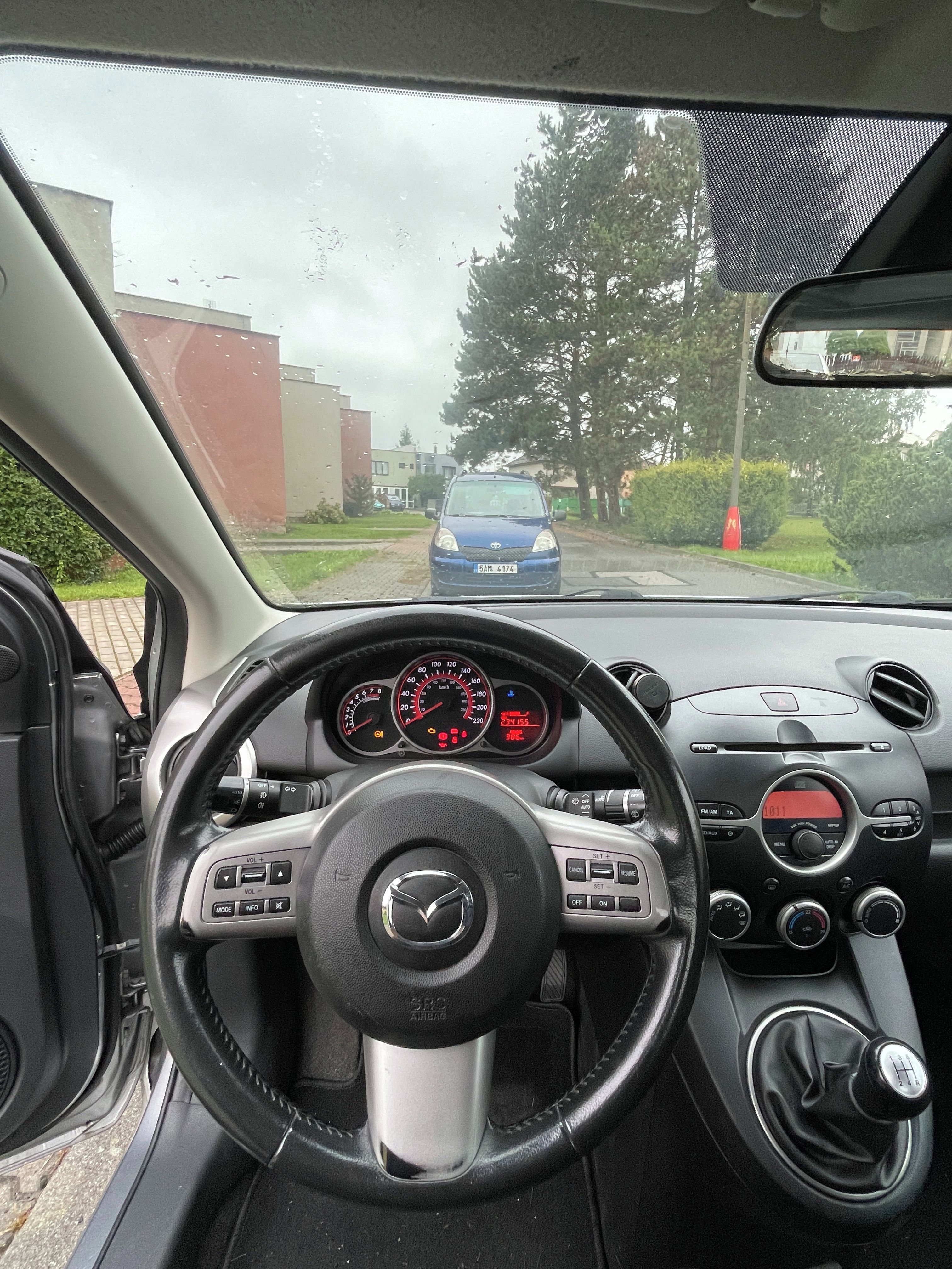 Mazda 2, 1.5 tempomat - fotka 5