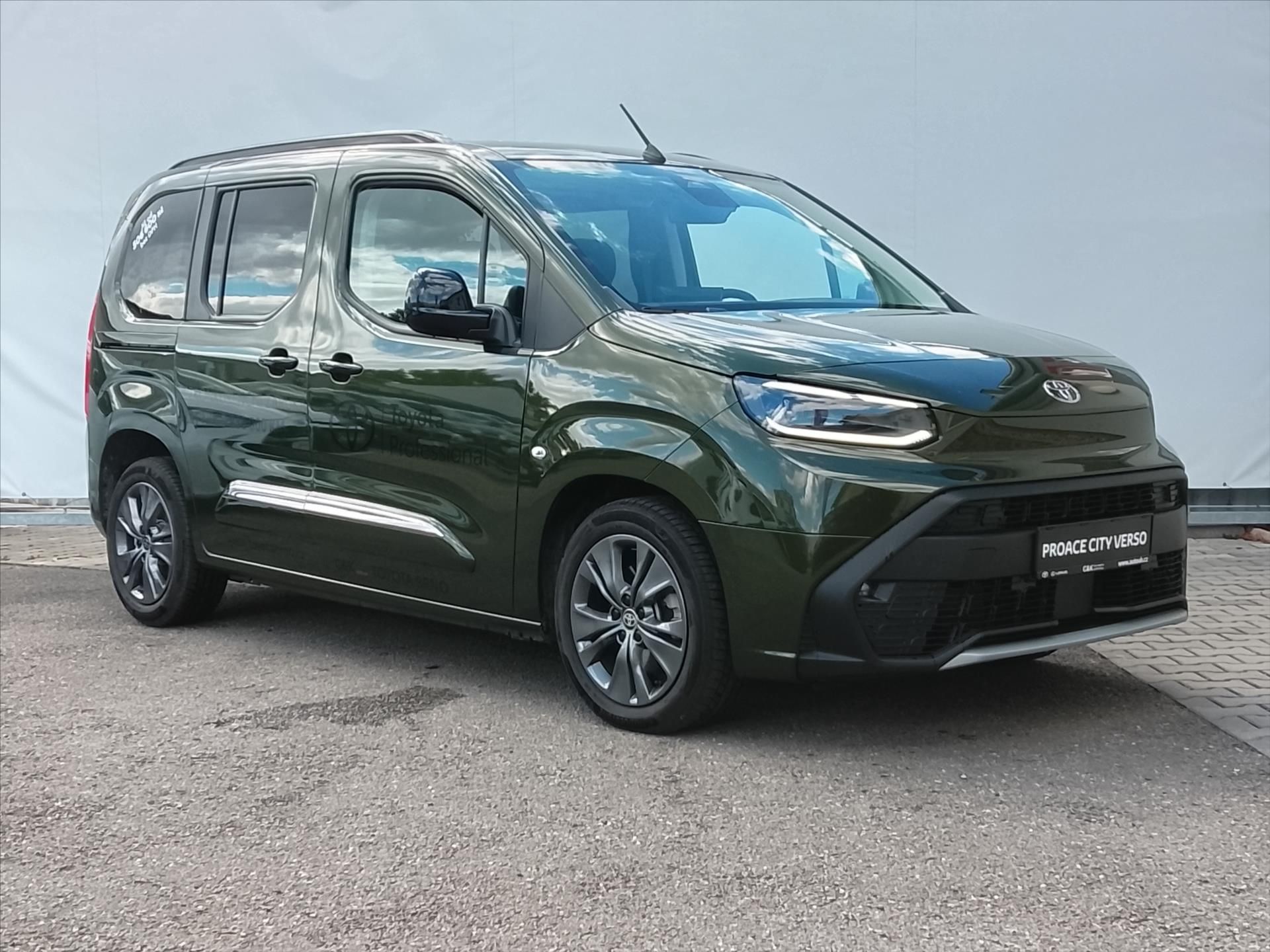 Toyota Proace City Verso, 1,5 Diesel 8st A/T 130k  Short - fotka 5