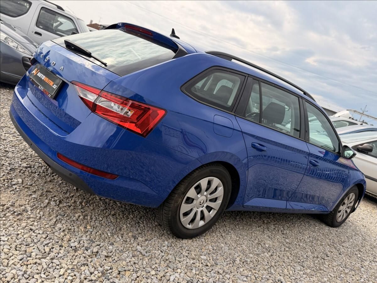 Škoda Superb, 1,5 TSI 110kW DSG +SADA ALU - fotka 5