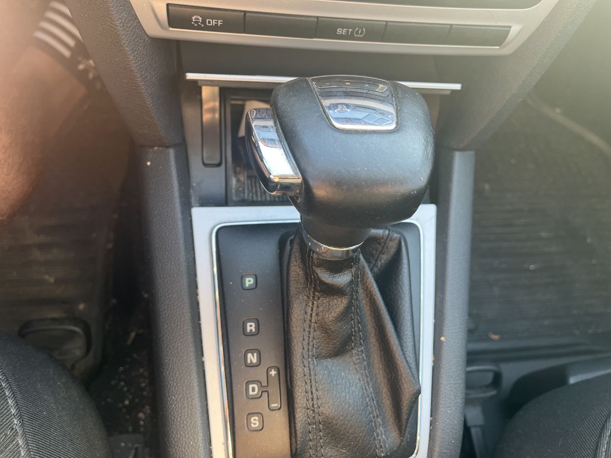 Škoda Octavia, 1,6i AUTOMAT - fotka 5