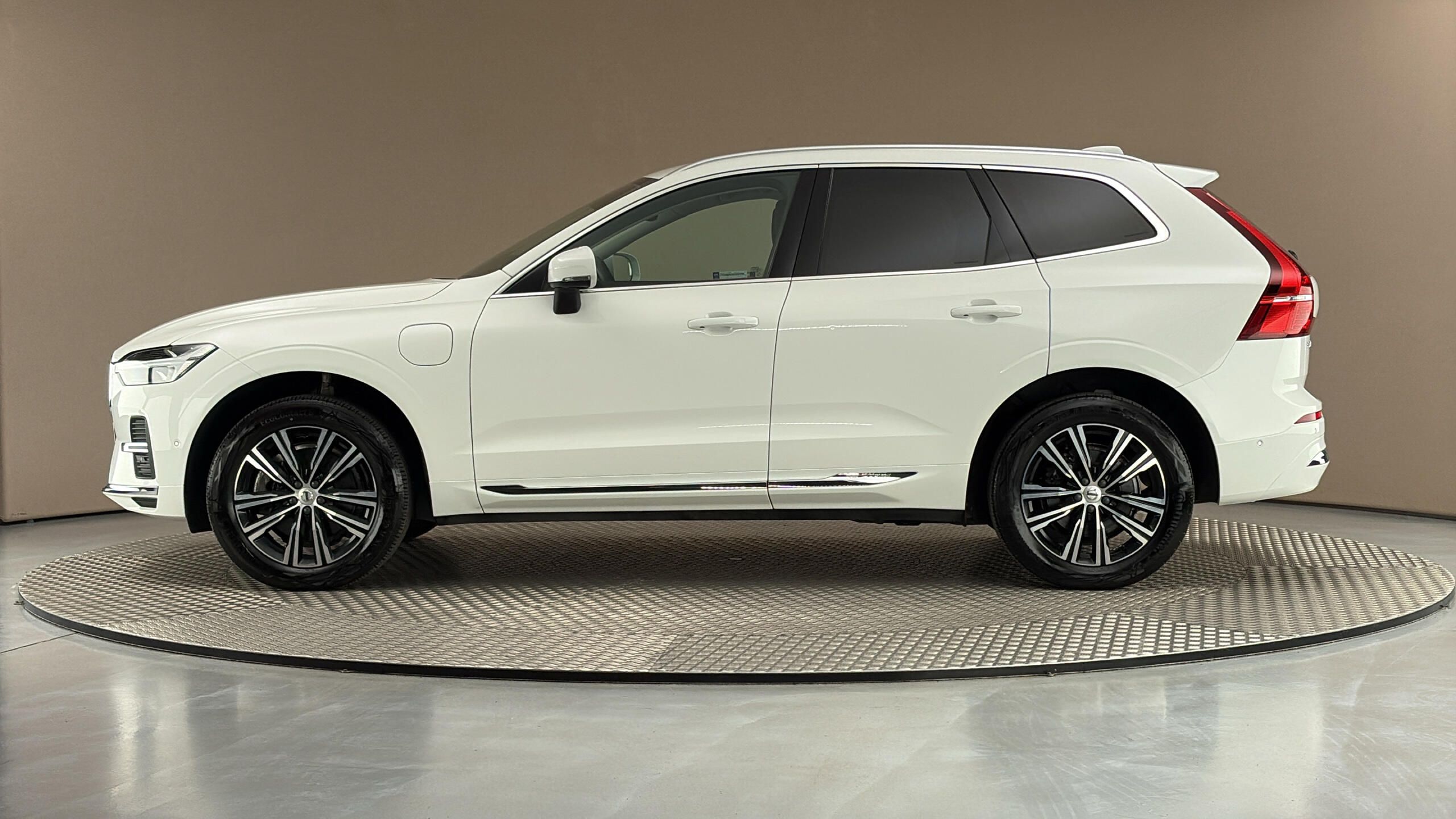Volvo XC60, 2.0 T6 AUT AWD Recharge Inscri - fotka 4