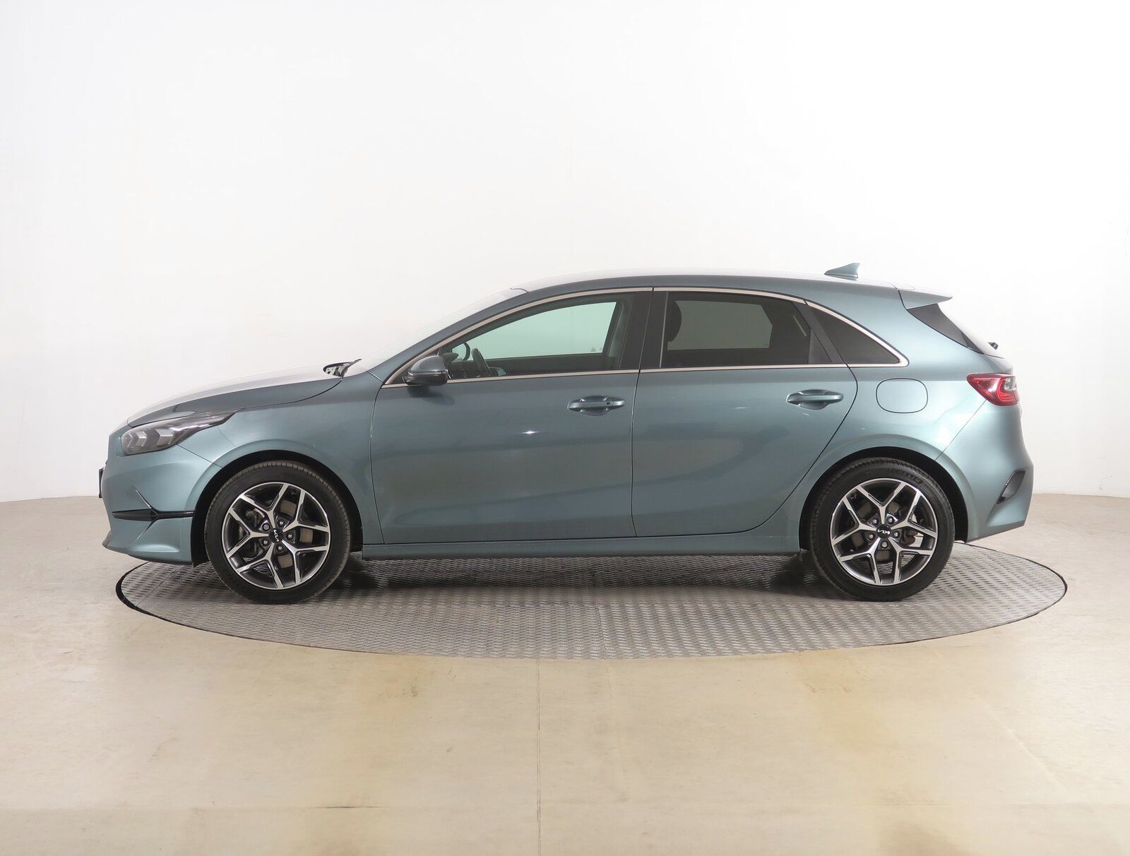 Kia Cee´d, 1.5 T-GDI, Gold, Serv.kniha - fotka 3