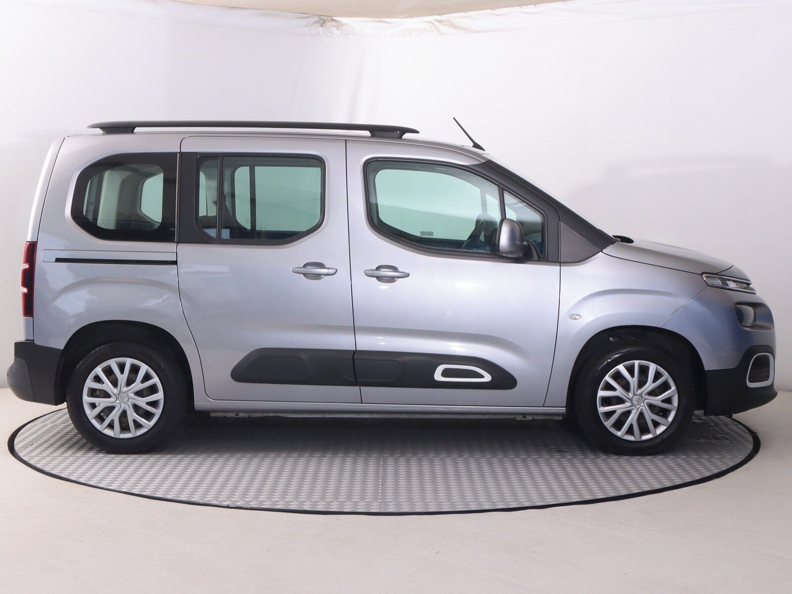Citroën Berlingo, 1.2 PureTech, Live, 5Míst, ČR - fotka 6