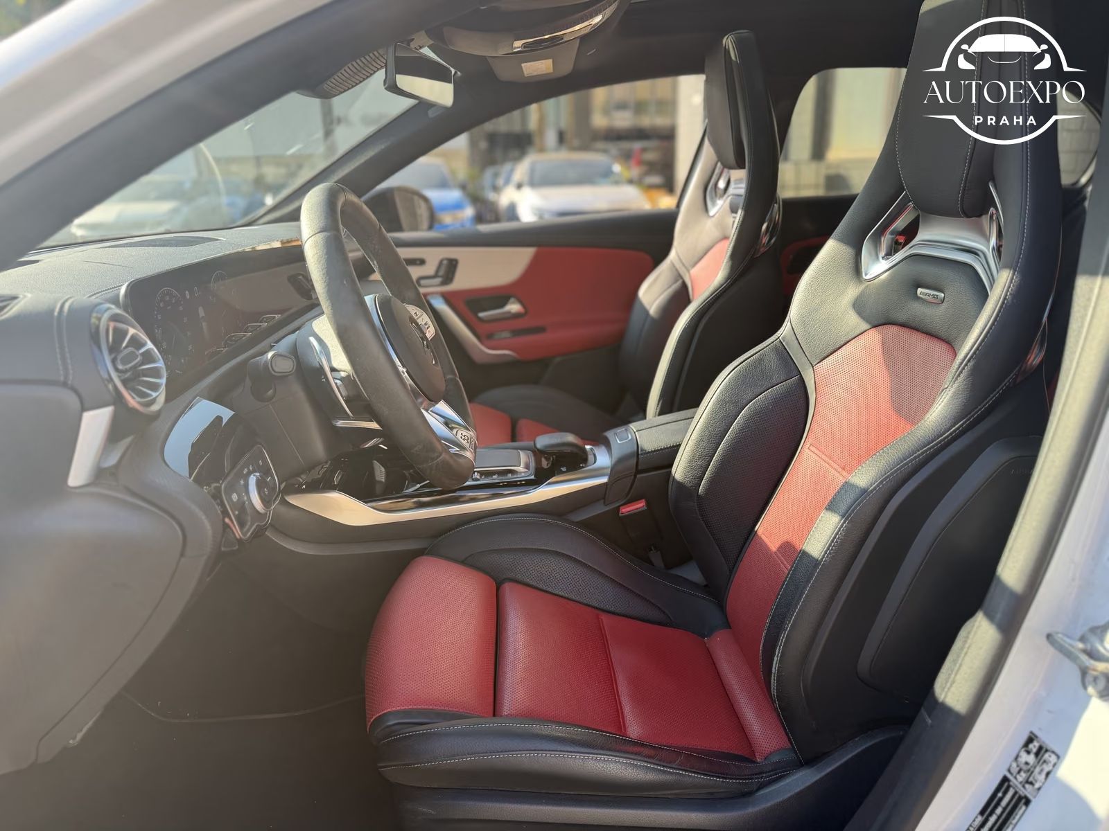 Mercedes-Benz Třídy A, 35 AMG 4Matic DCT 7G - fotka 6