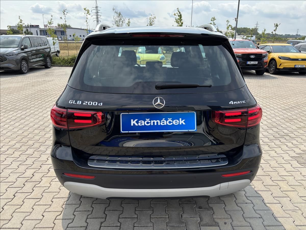 Mercedes-Benz GLB, 2,0 200d 110kW 4Matic DCT - fotka 4